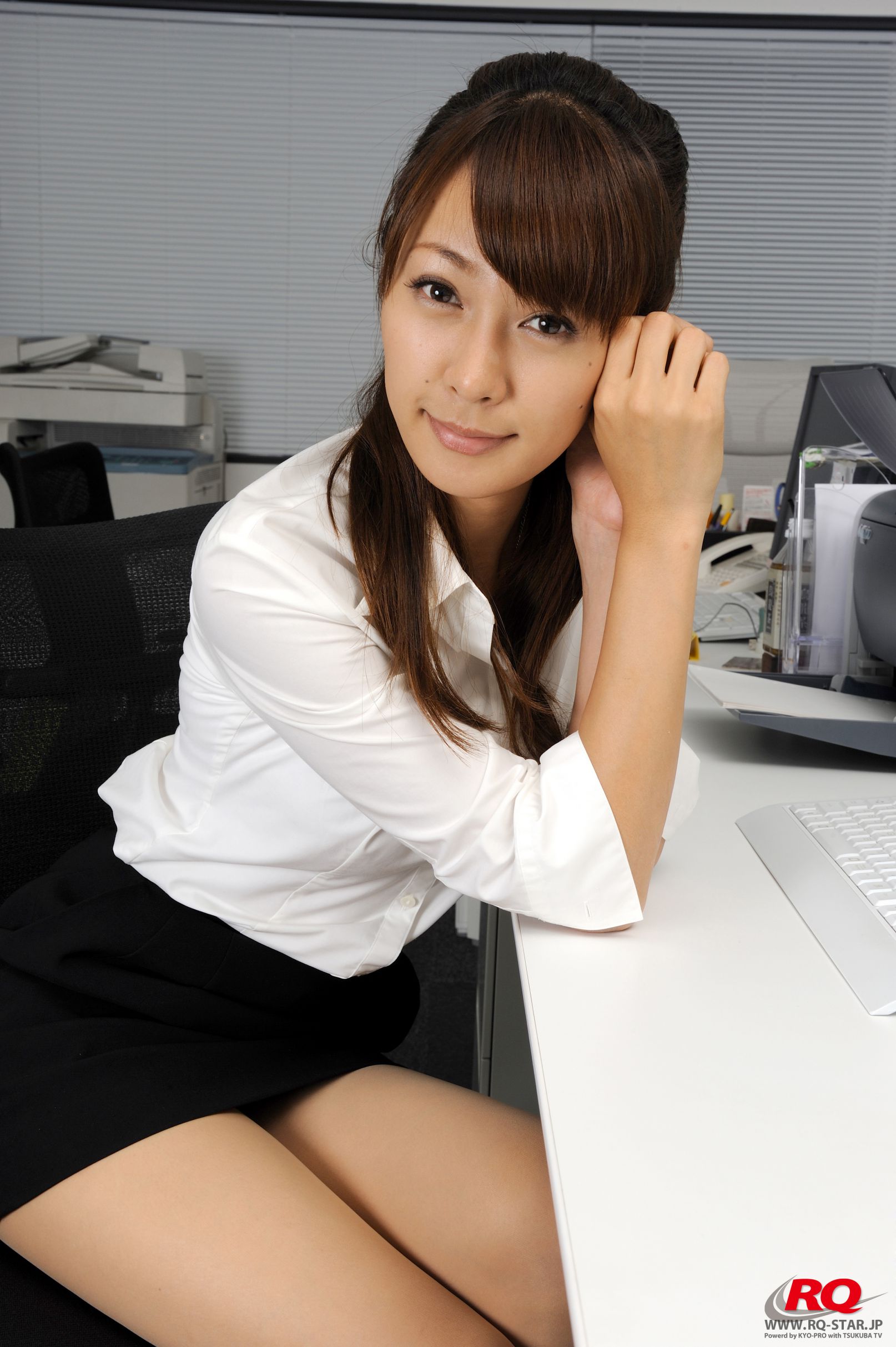 [RQ-STAR] NO.00062 Tomoe Nakagawa 中川知映 Office Lady 写真集38