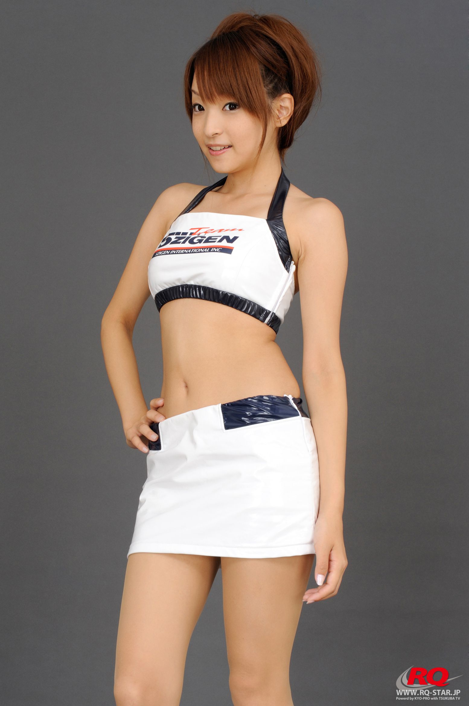 [RQ-STAR] NO.00080 Mio Aoki 青木未央 Race Queen – 2008 5Zigen  写真集