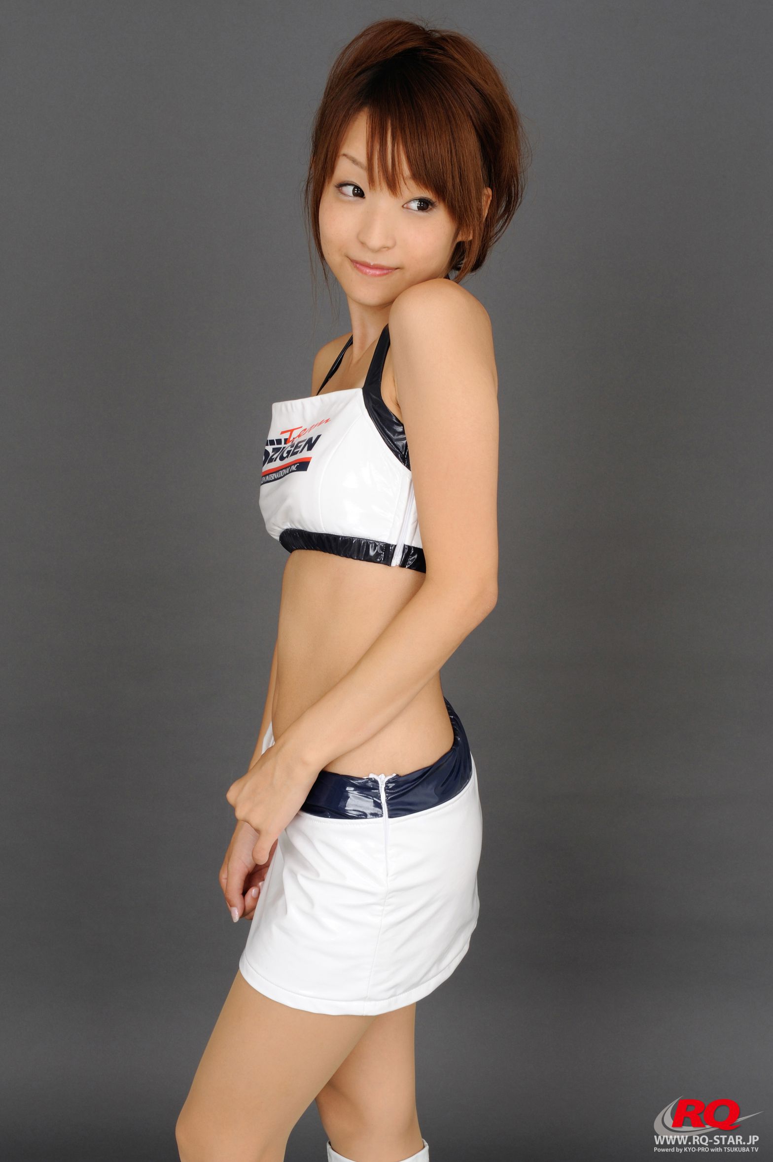 [RQ-STAR] NO.00080 Mio Aoki 青木未央 Race Queen – 2008 5Zigen  写真集