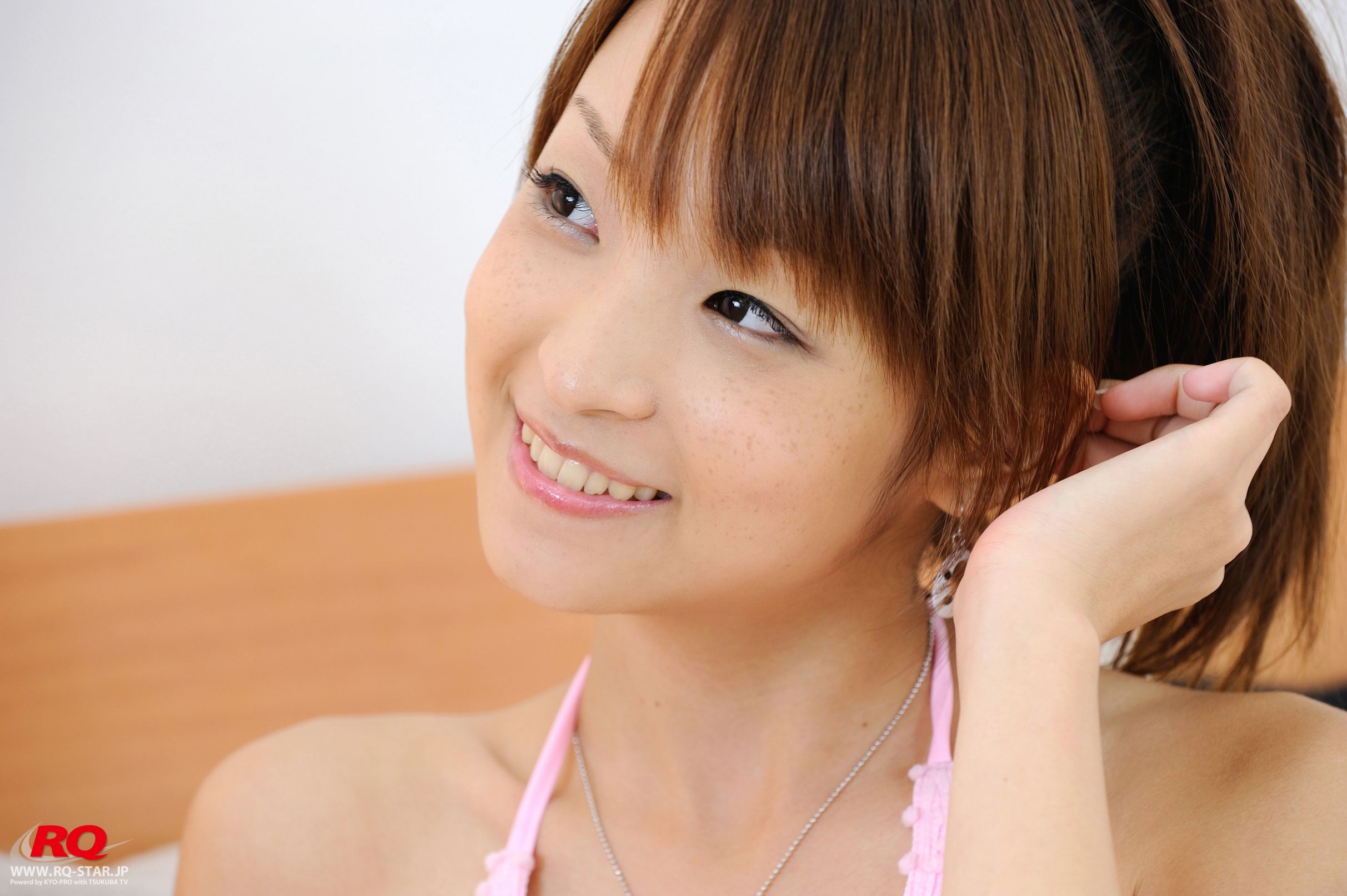 [RQ-STAR] NO.00098 Mio Aoki 青木未央 Swim Suits – Pink 写真集