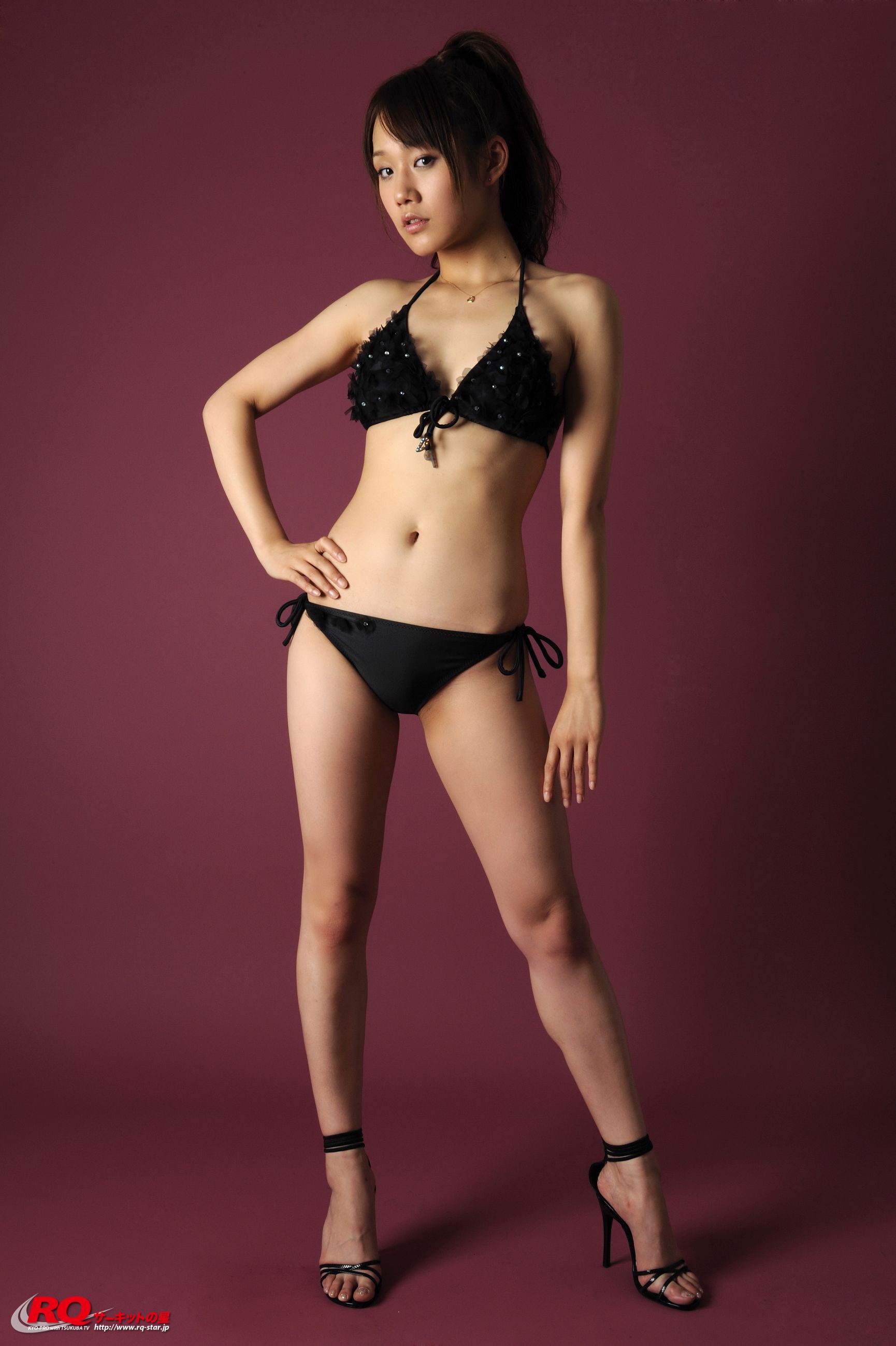 [RQ-STAR] NO.00126 Reina Fuchiwaki 淵脇レイナ Swim Suits – Black 写真集