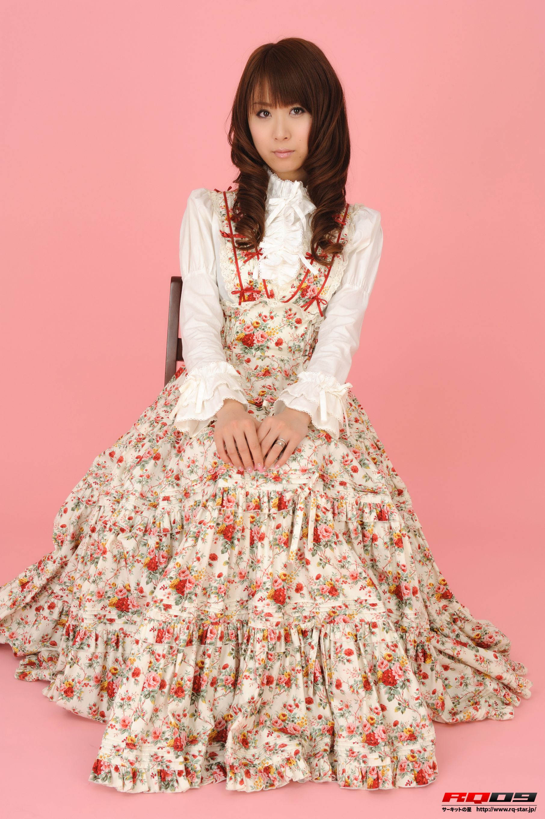 [RQ-STAR写真集] NO.00142 我妻さおり Lolita Fashion 长裙美女系列