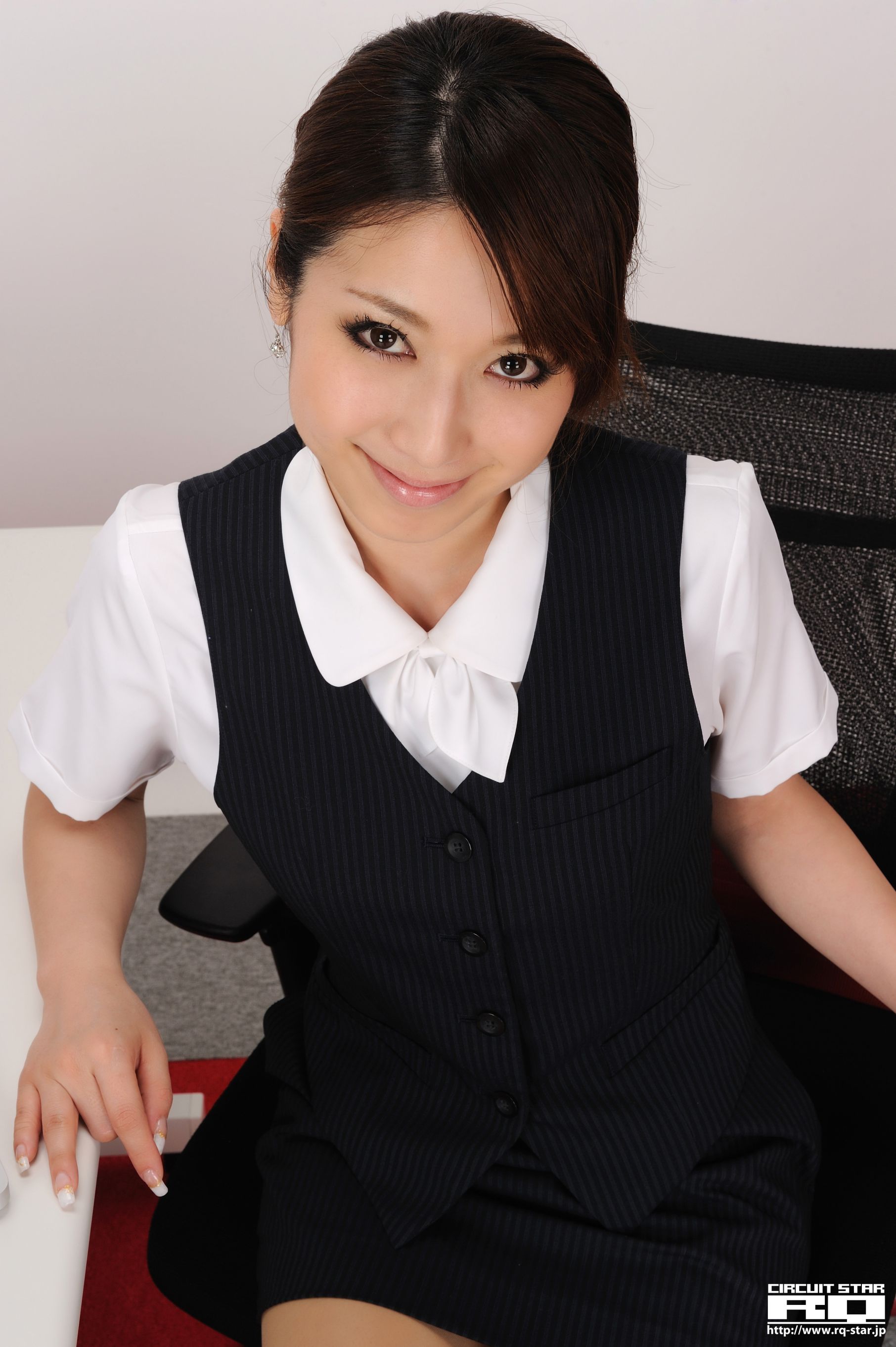 [RQ-STAR] NO.00294 Emi Shimizu 清水恵美 Office Lady 写真集