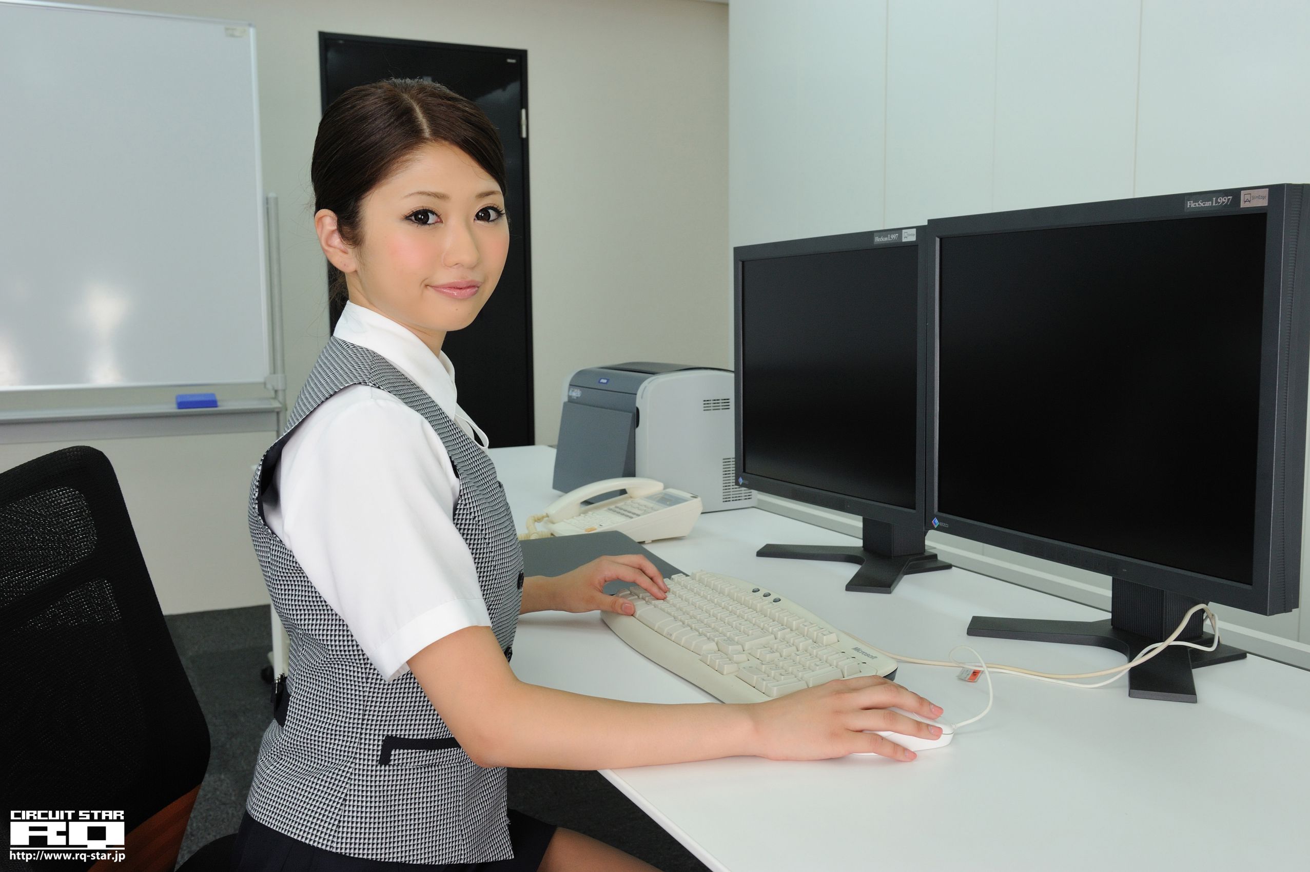 [RQ-STAR] NO.00530 Hitomi Nose 能勢ひとみ Office Lady 写真集4