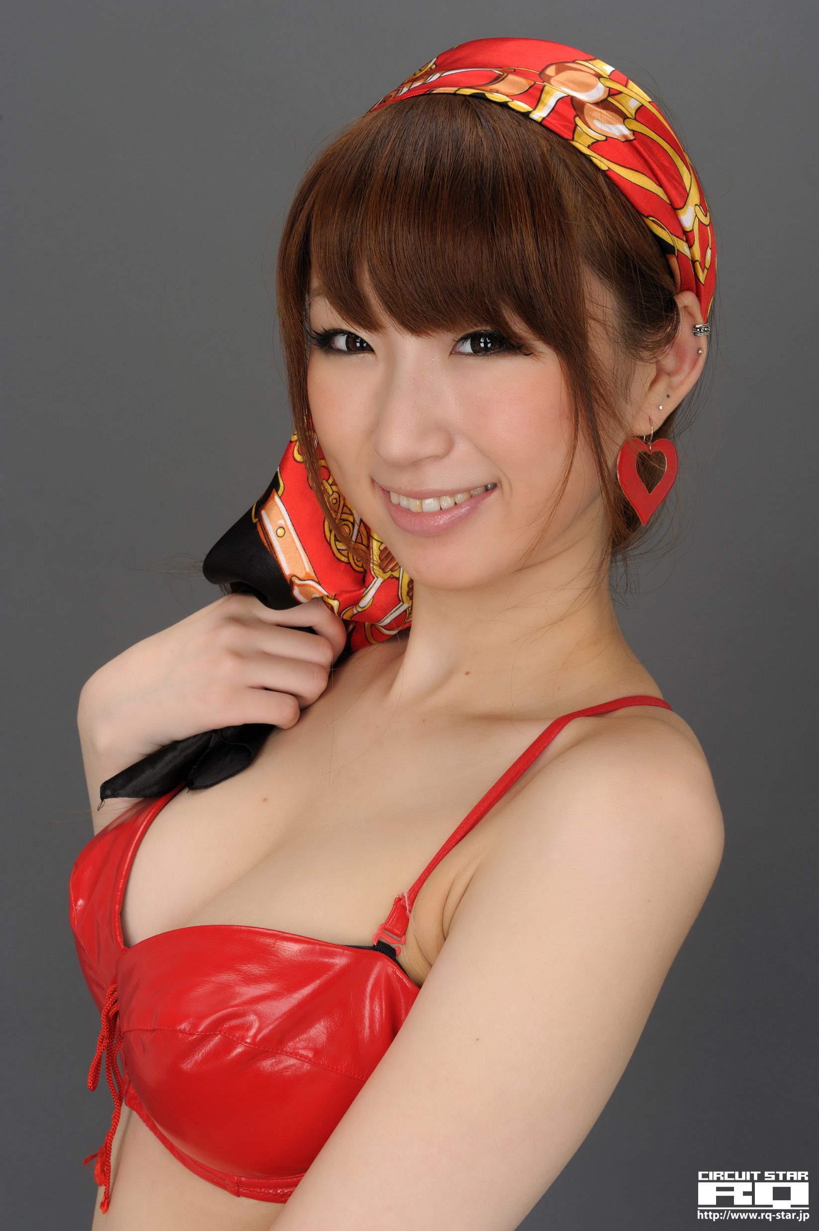 [RQ-STAR] NO.00573 荒井嘉奈 Race Queen 写真集