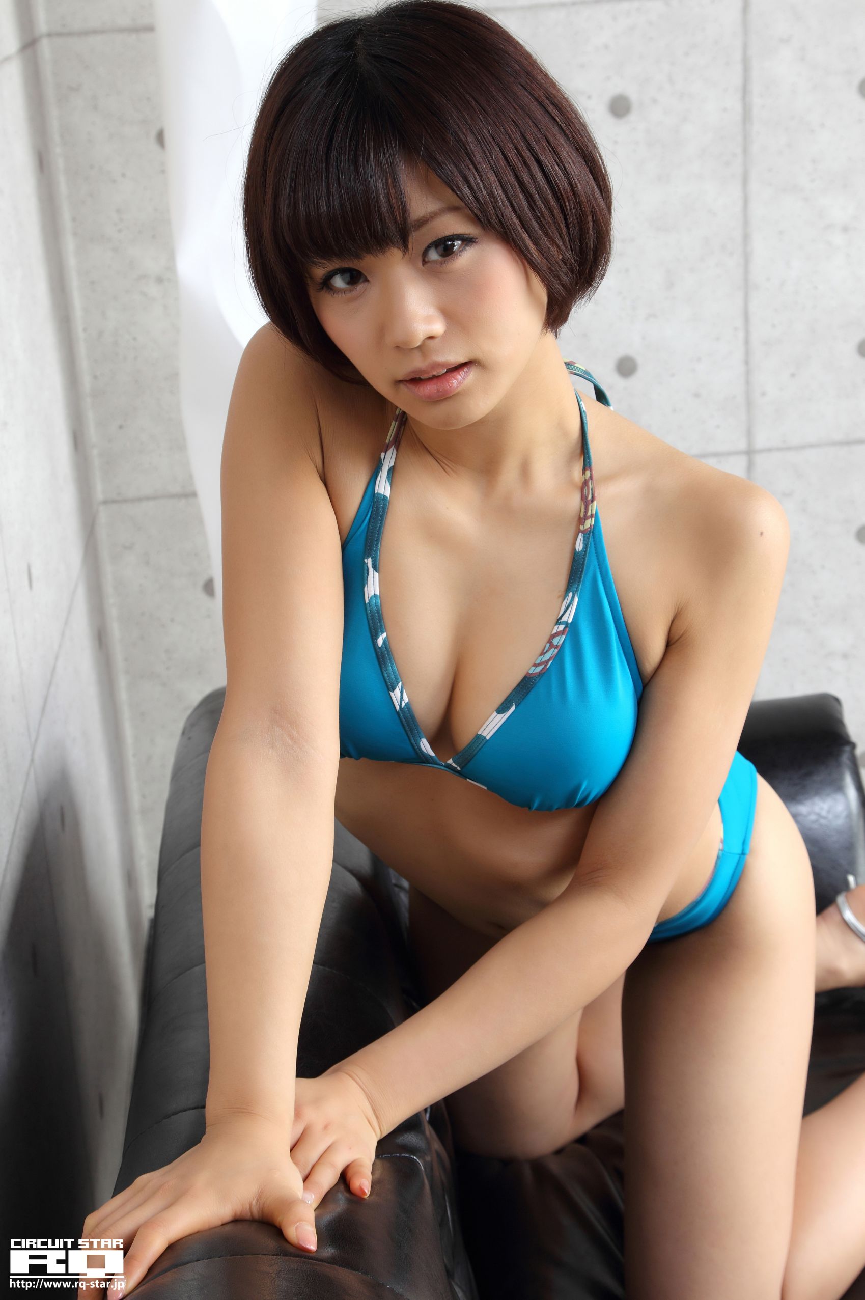 [RQ-STAR] NO.00611 Hitomi Yasueda 安枝瞳 Swim Suits 写真集