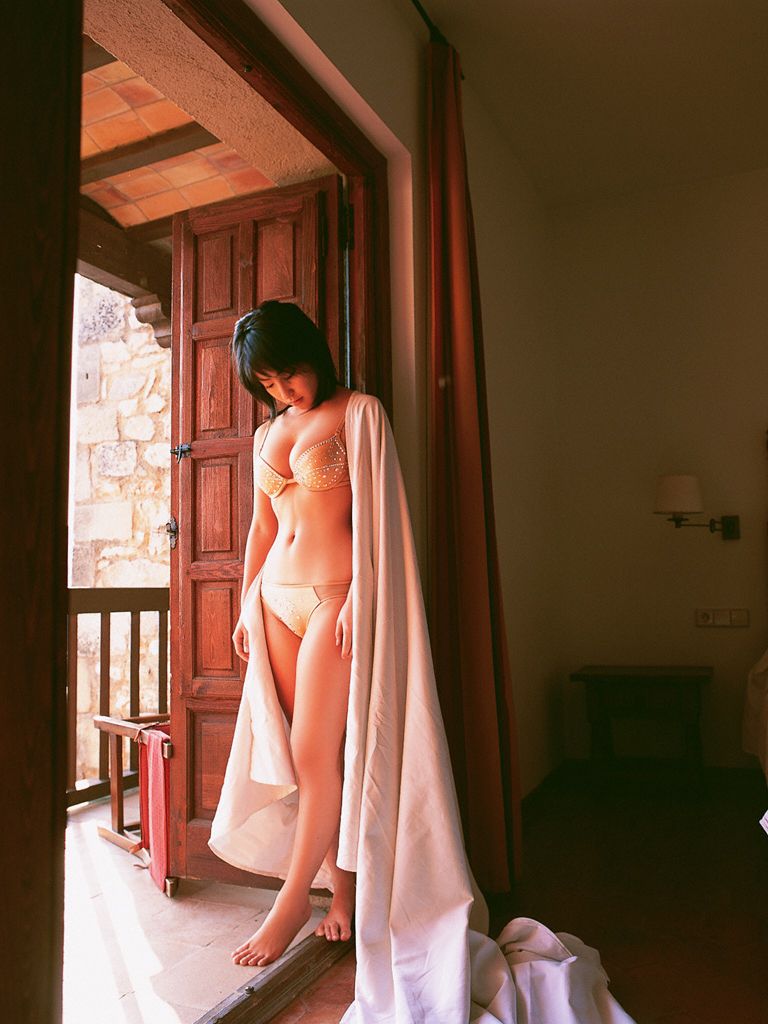 [Wanibooks] NO.15 Hiroko Sato 佐藤寛子 写真集