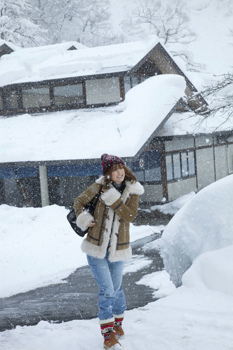 [Wanibooks] NO.85 Ayaka Komatsu 小松彩夏 写真集