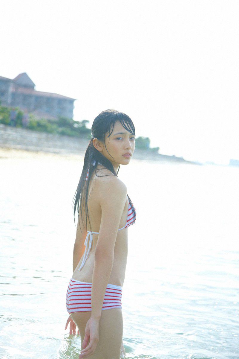 [Wanibooks] NO.100 Haruna Kawaguchi 川口春奈 写真集