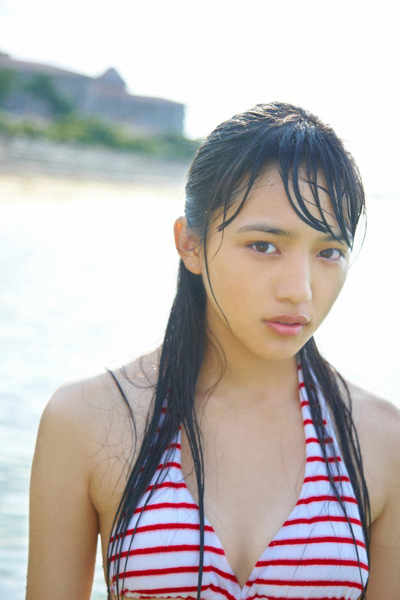 [Wanibooks] NO.100 Haruna Kawaguchi 川口春奈 写真集