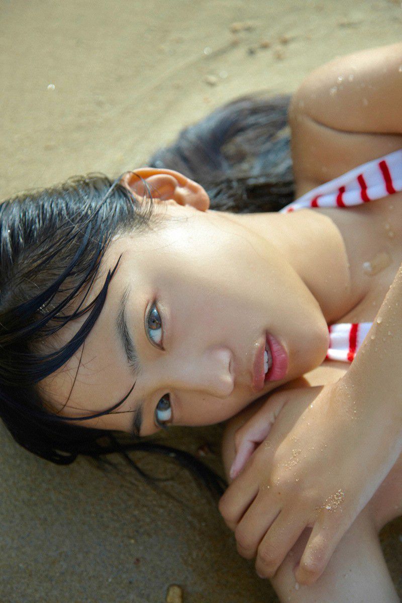 [Wanibooks] NO.100 Haruna Kawaguchi 川口春奈 写真集