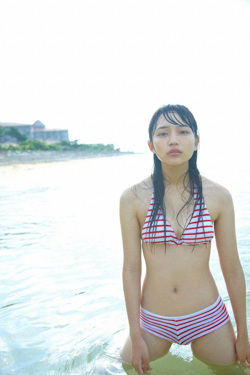 [Wanibooks] NO.100 Haruna Kawaguchi 川口春奈 写真集