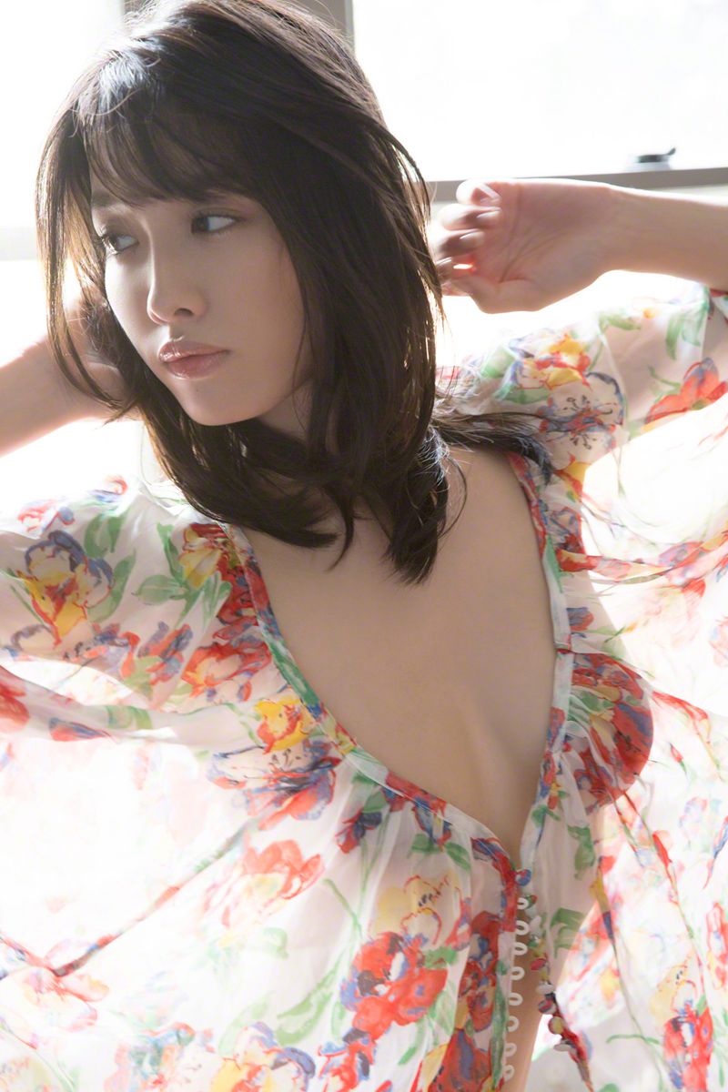 [Wanibooks] NO.127 Anna Konno 今野杏南 写真集