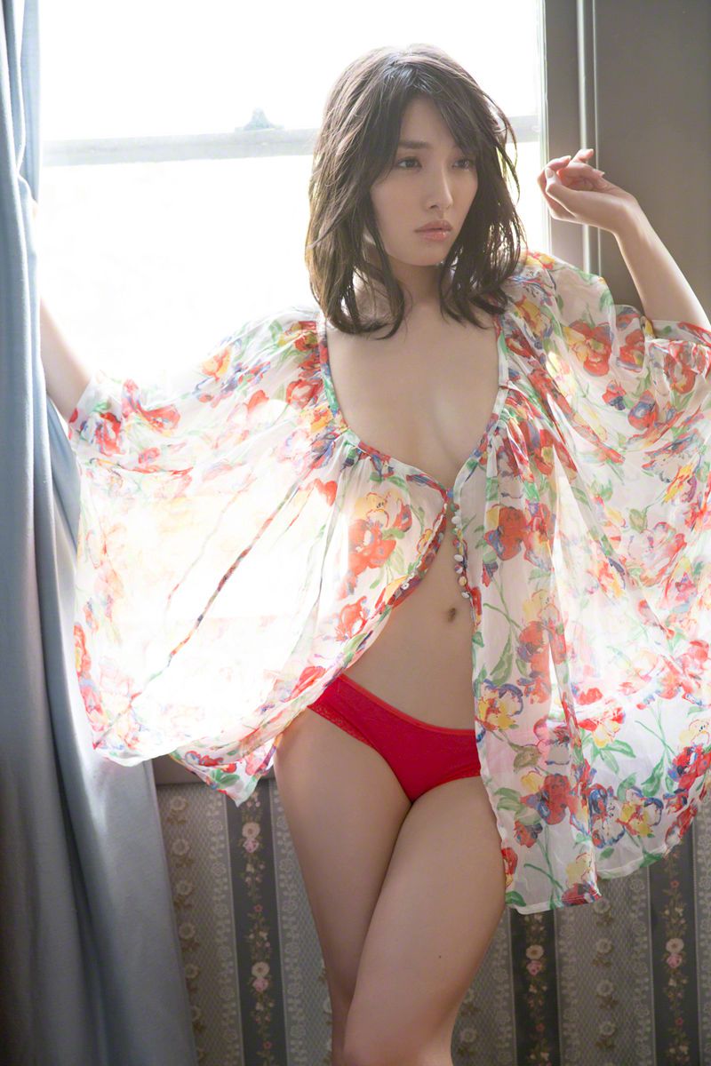 [Wanibooks] NO.127 Anna Konno 今野杏南 写真集