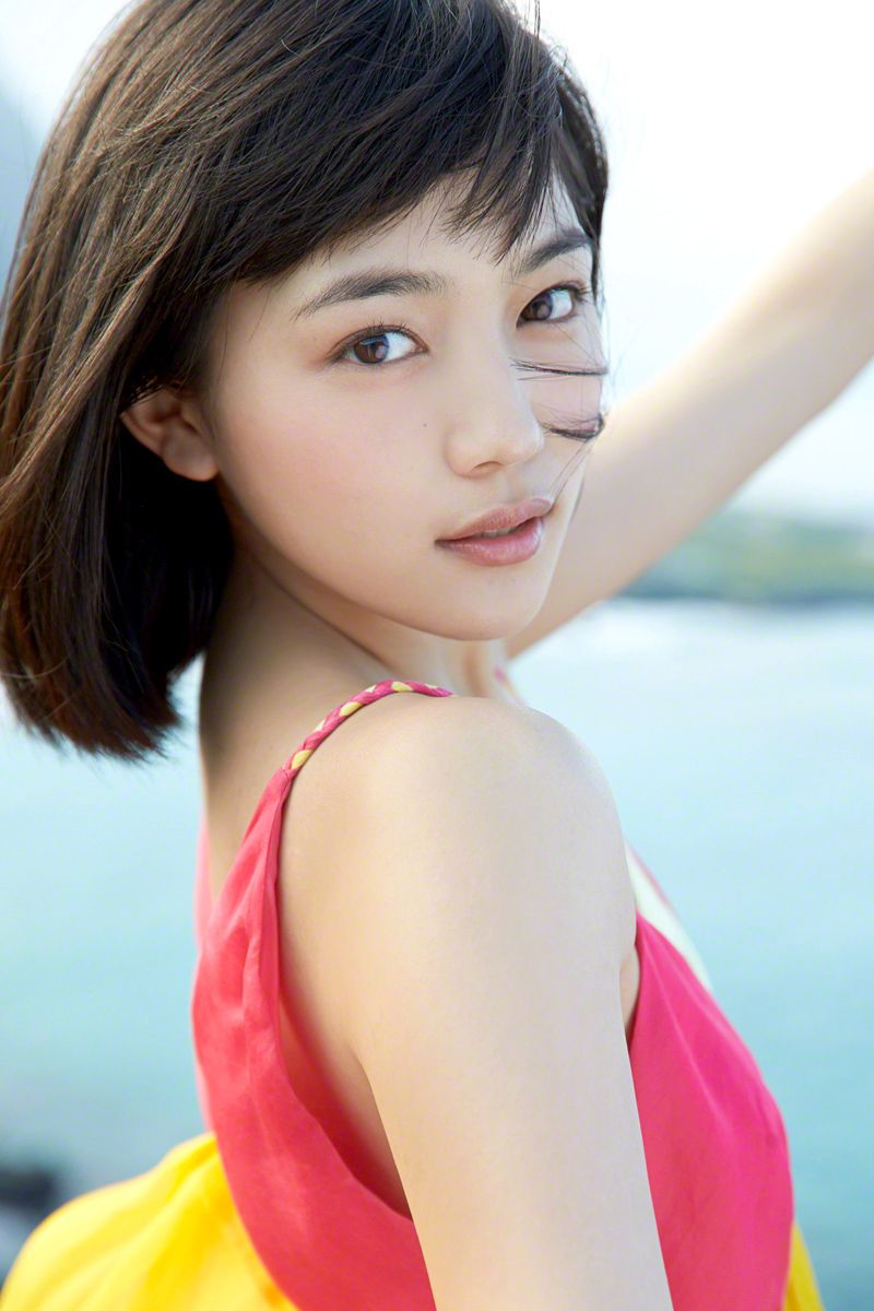 [Wanibooks] NO.132 Haruna Kawaguchi 川口春奈 写真集