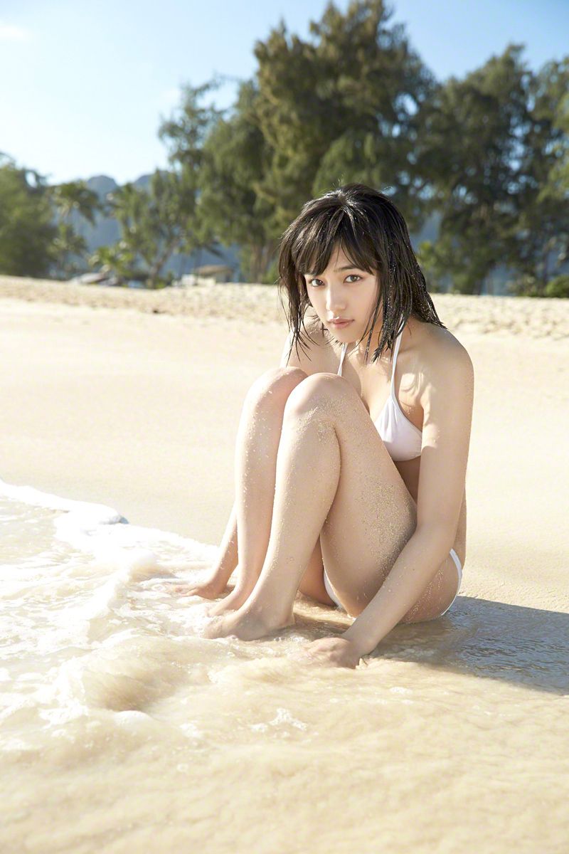 [Wanibooks] NO.132 Haruna Kawaguchi 川口春奈 写真集