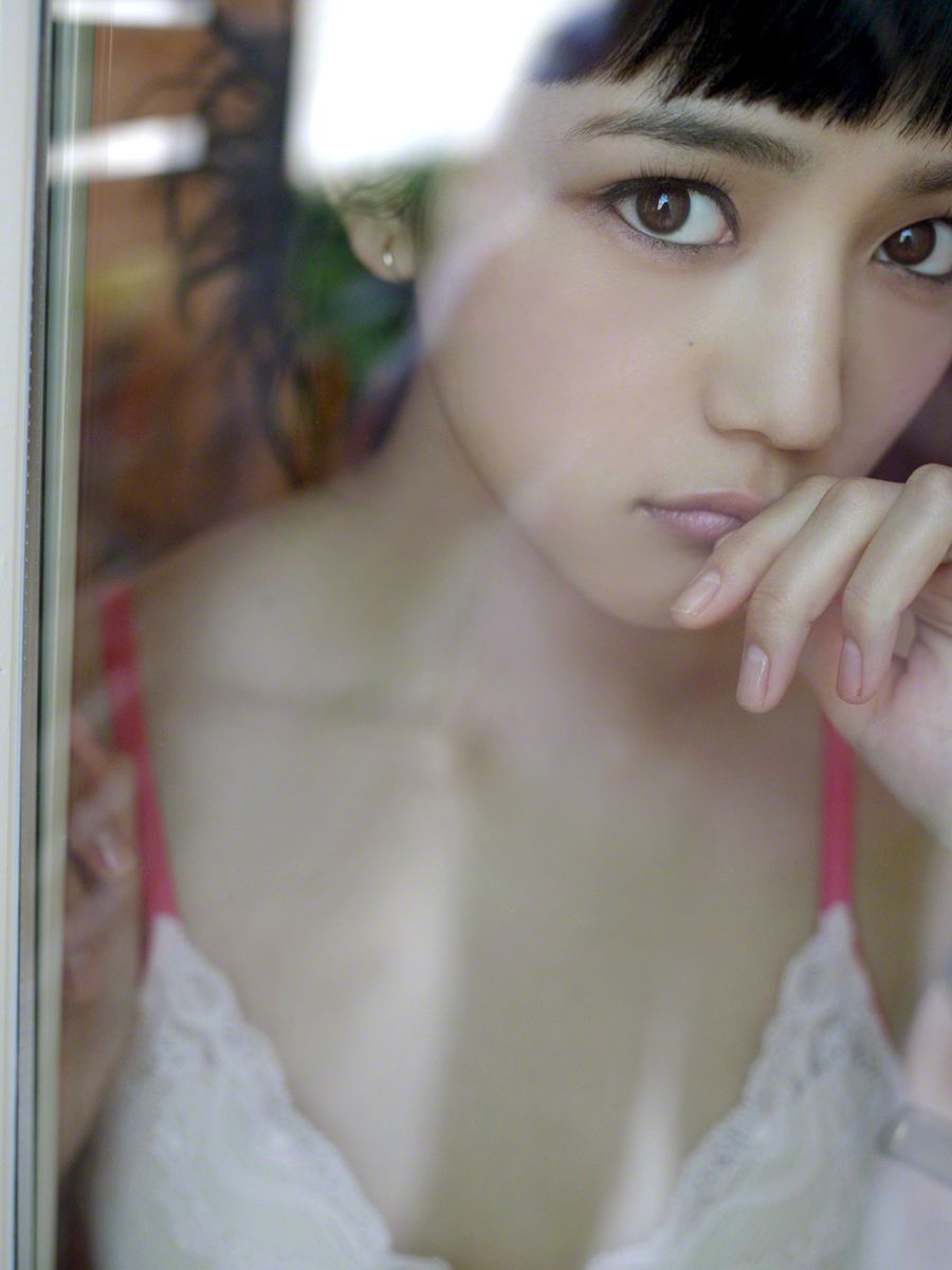 [Wanibooks] NO.132 Haruna Kawaguchi 川口春奈 写真集