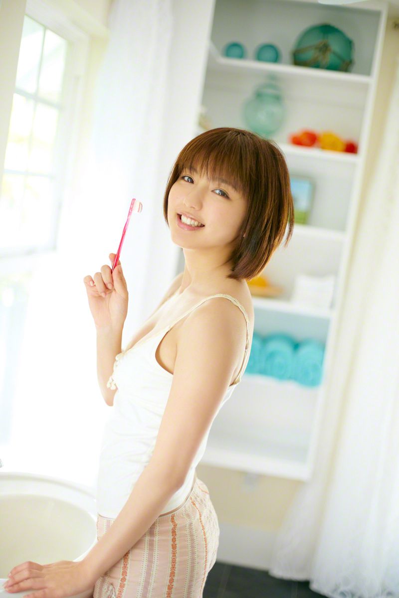 [Wanibooks] NO.135 Erina Mano 真野惠里菜 写真集