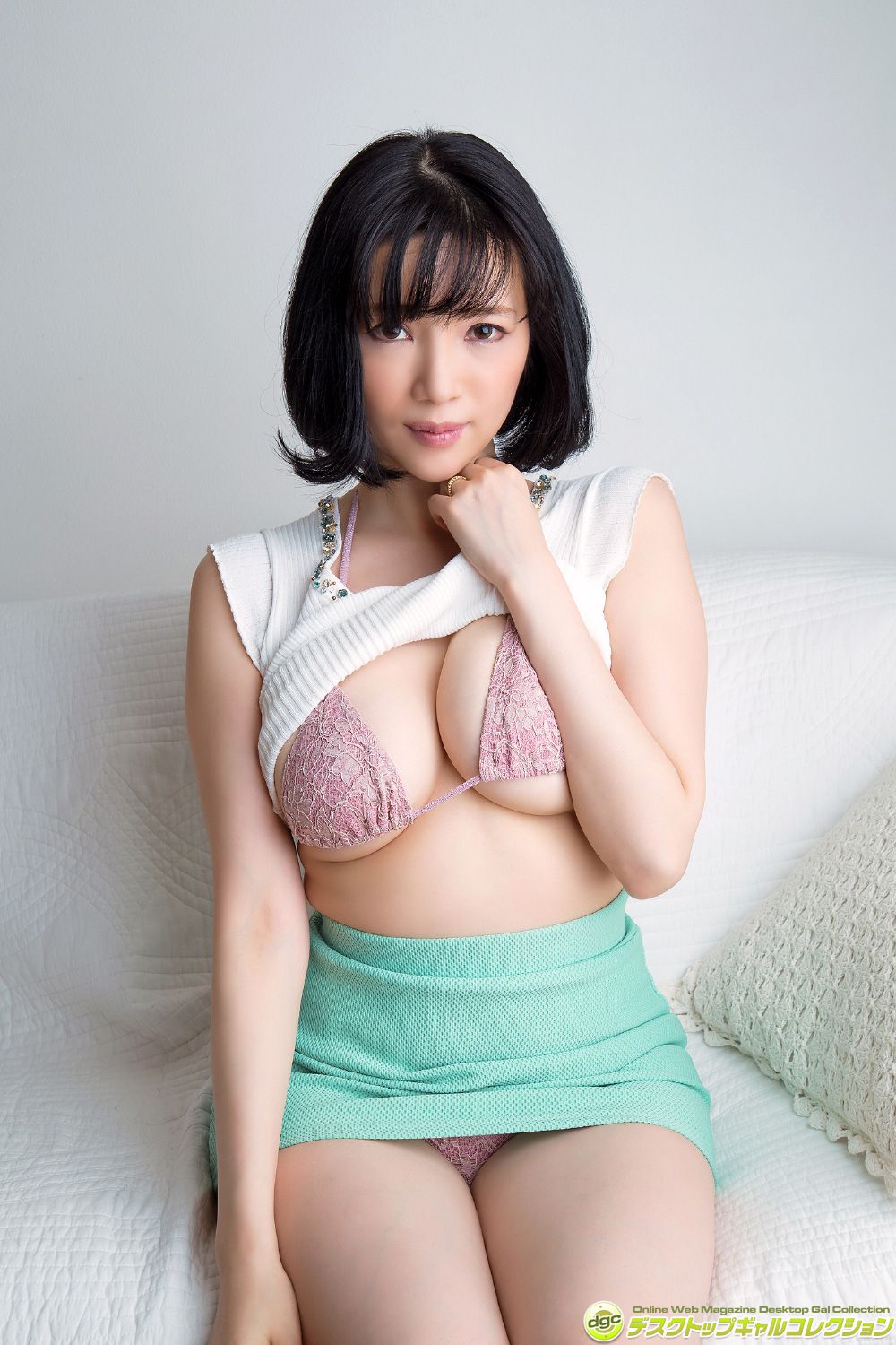 森下悠里《グラマラスで妖艶な雰囲気を醸すお姉さま！》写真集 [DGC] NO.1323