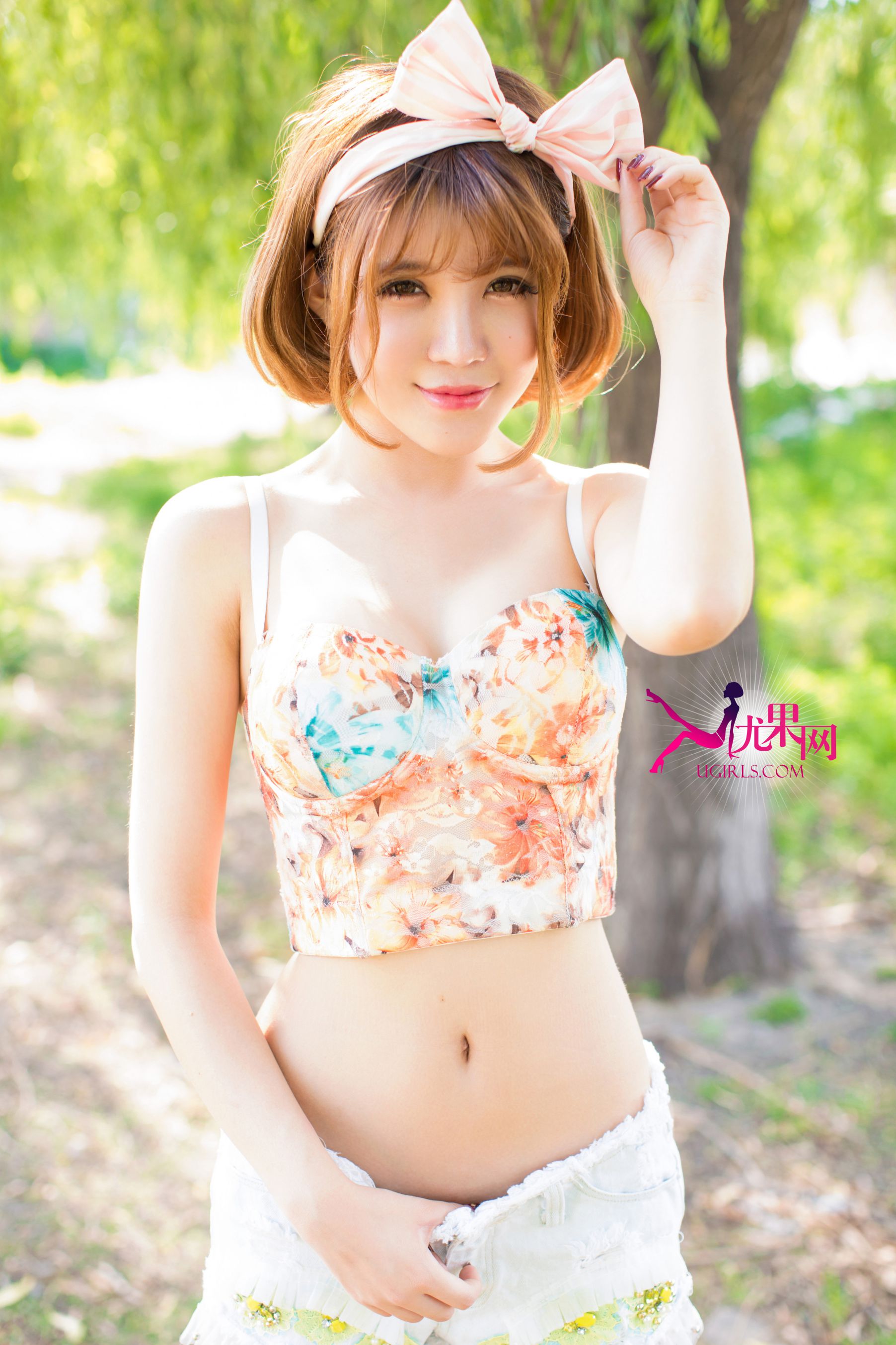 Alin《阳光边缘 明媚笑脸》写真集 [尤果网Ugirls] U100