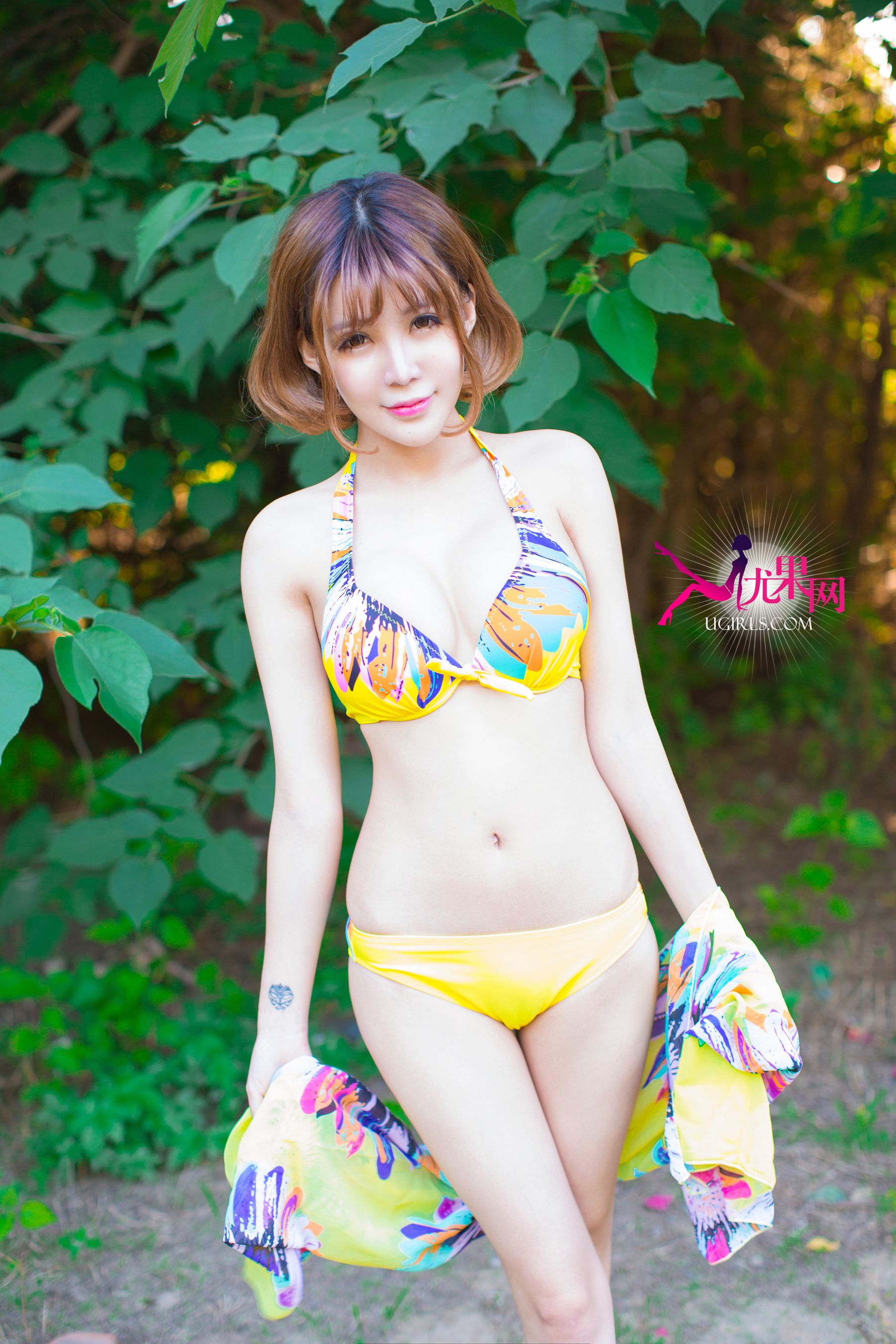 Alin《阳光边缘 明媚笑脸》写真集 [尤果网Ugirls] U100