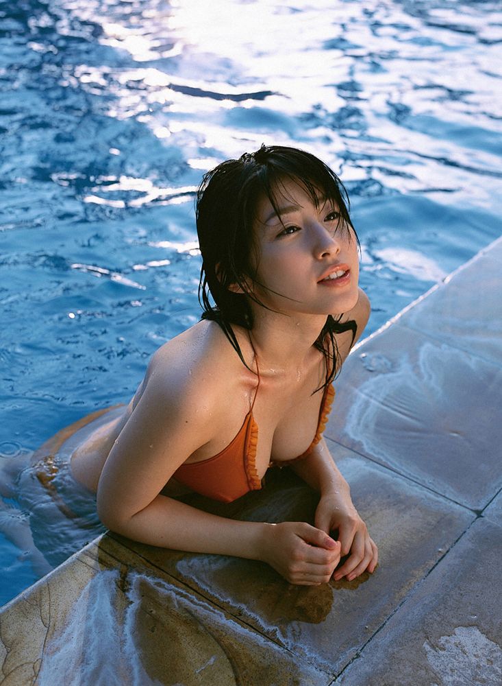 佐藤寛子《Dive Into Your Body》写真集 [YS Web] Vol.127