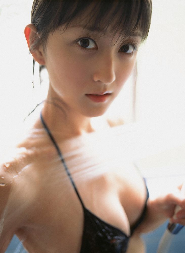 小松彩夏《オトナ？コドモ？》写真集 [YS Web] Vol.135