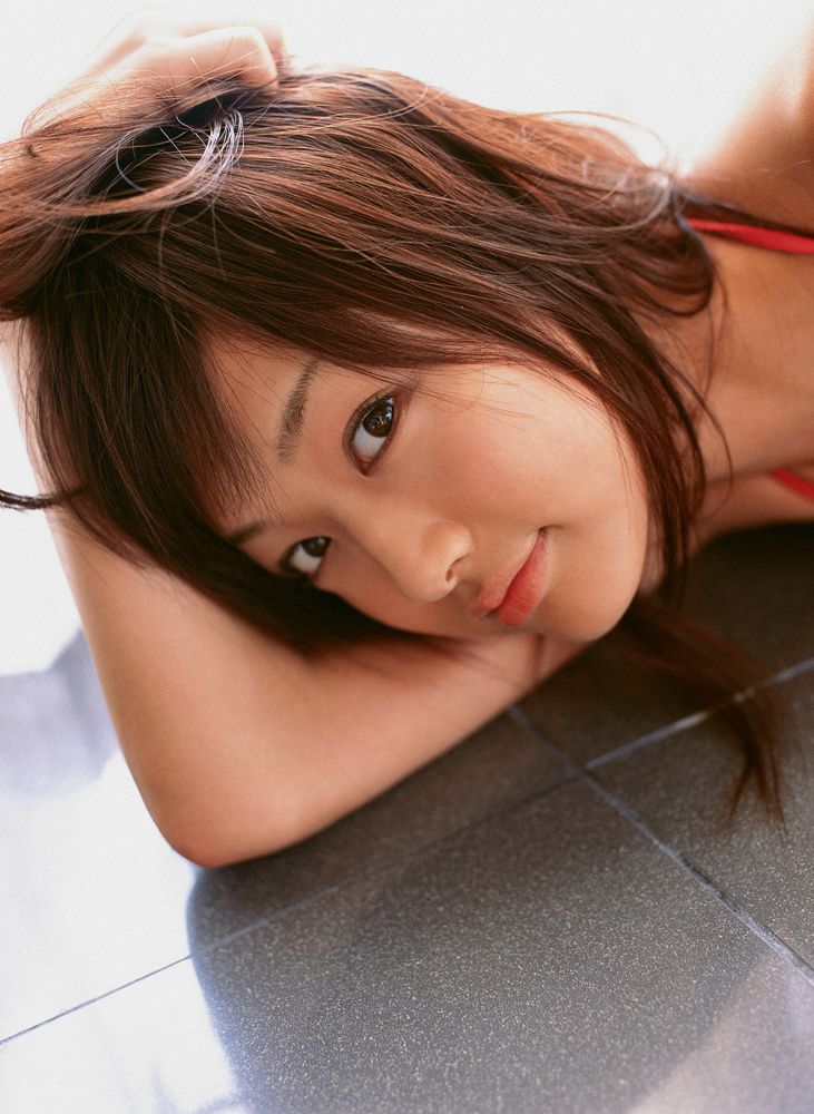 工藤里纱《Queen of Smile》写真集 [YS Web] Vol.164