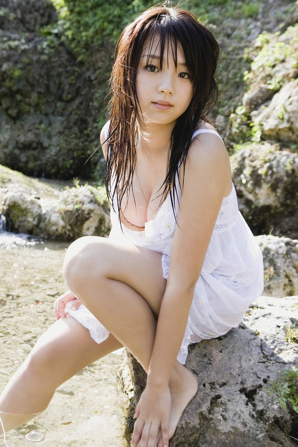 篠崎愛《Good Love》写真集 [YS Web] Vol.335