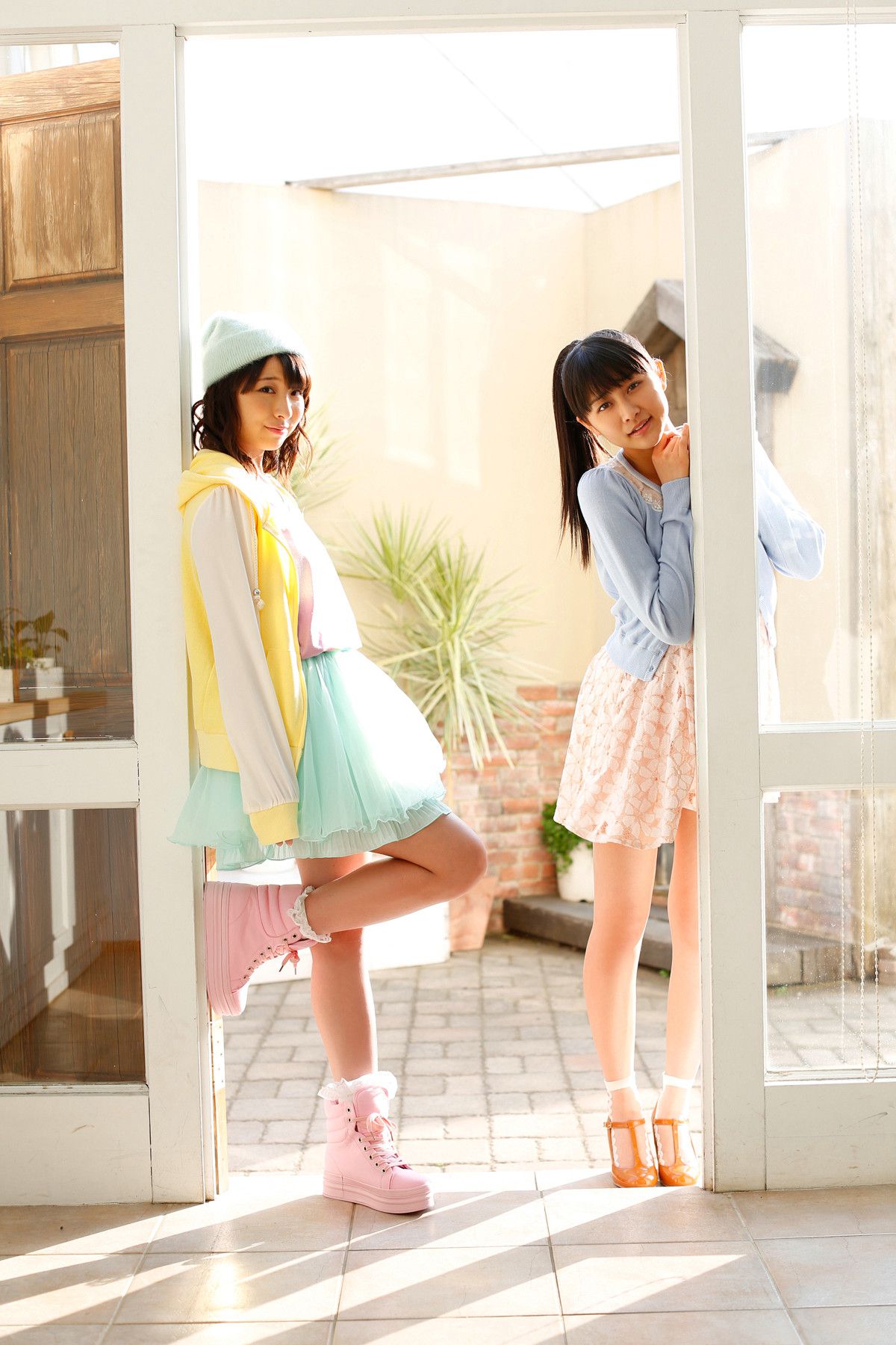 Ayaka Wada 和田彩花 、 Kanon Fukuda 福田花音 [Hello! Project Digital Books] Vol.111 写真集60