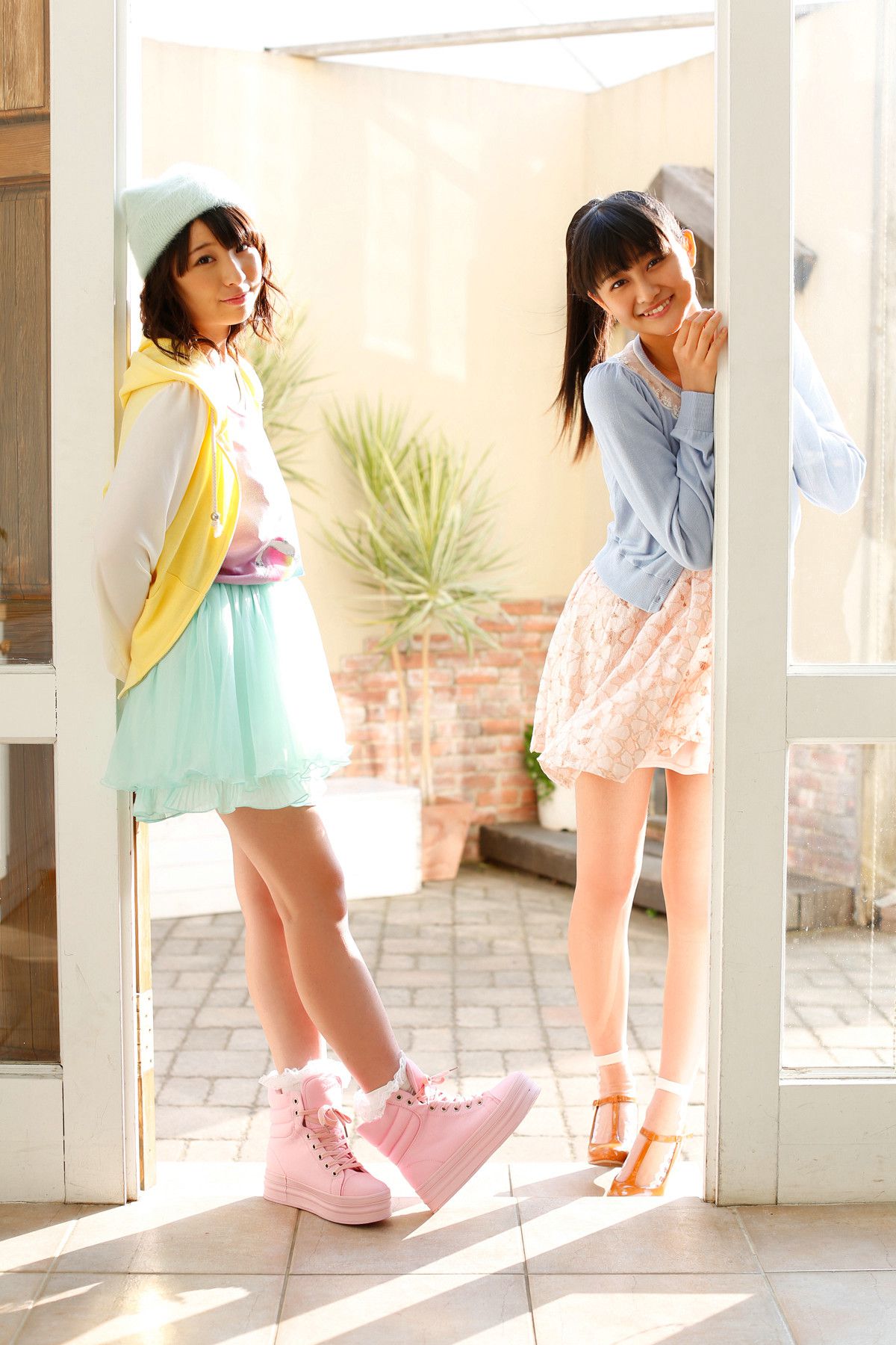 Ayaka Wada 和田彩花 、 Kanon Fukuda 福田花音 [Hello! Project Digital Books] Vol.111 写真集63