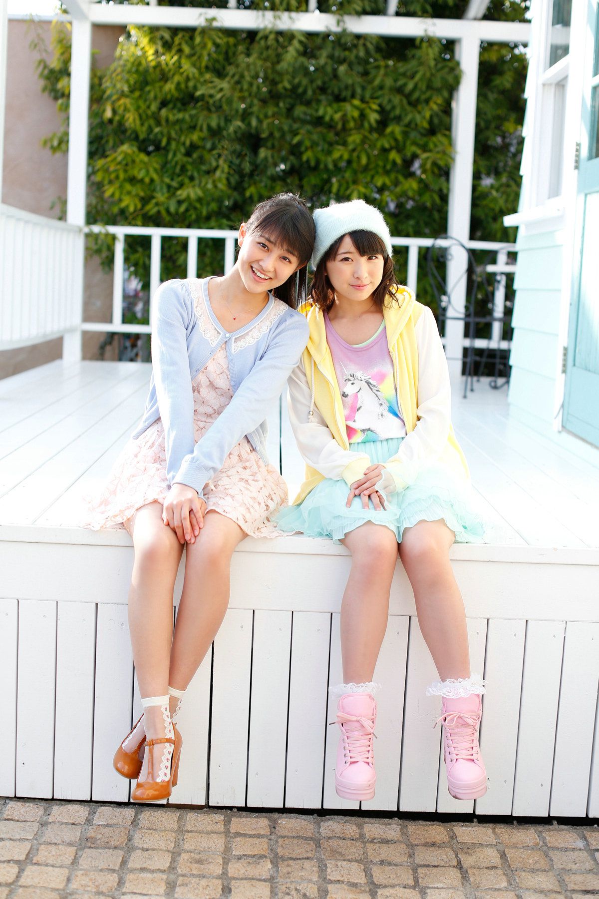 Ayaka Wada 和田彩花 、 Kanon Fukuda 福田花音 [Hello! Project Digital Books] Vol.111 写真集71