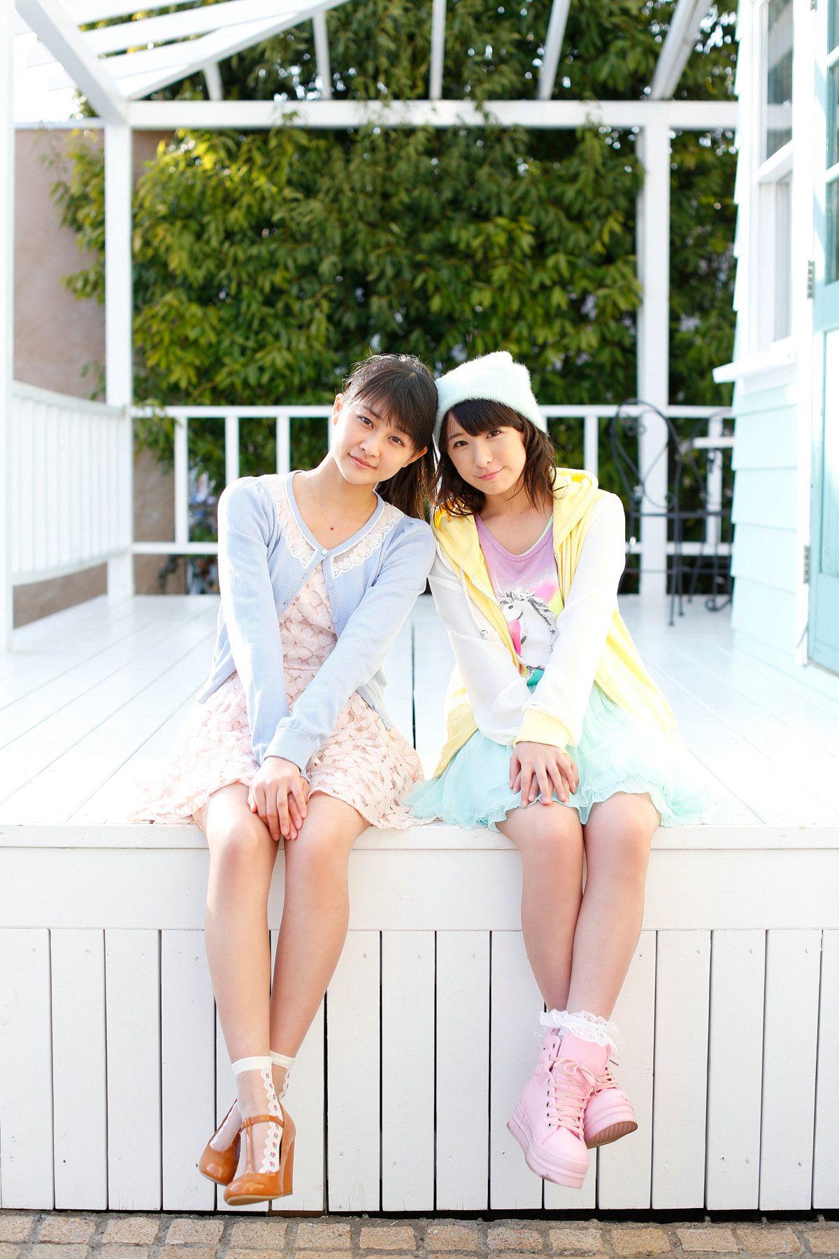 Ayaka Wada 和田彩花 、 Kanon Fukuda 福田花音 [Hello! Project Digital Books] Vol.111 写真集72