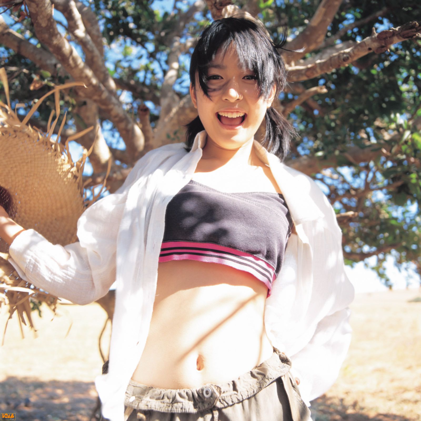 黒川芽以《Nina – Special Wallpaper》 写真集 [Bomb.TV] 2004年12月刊 11