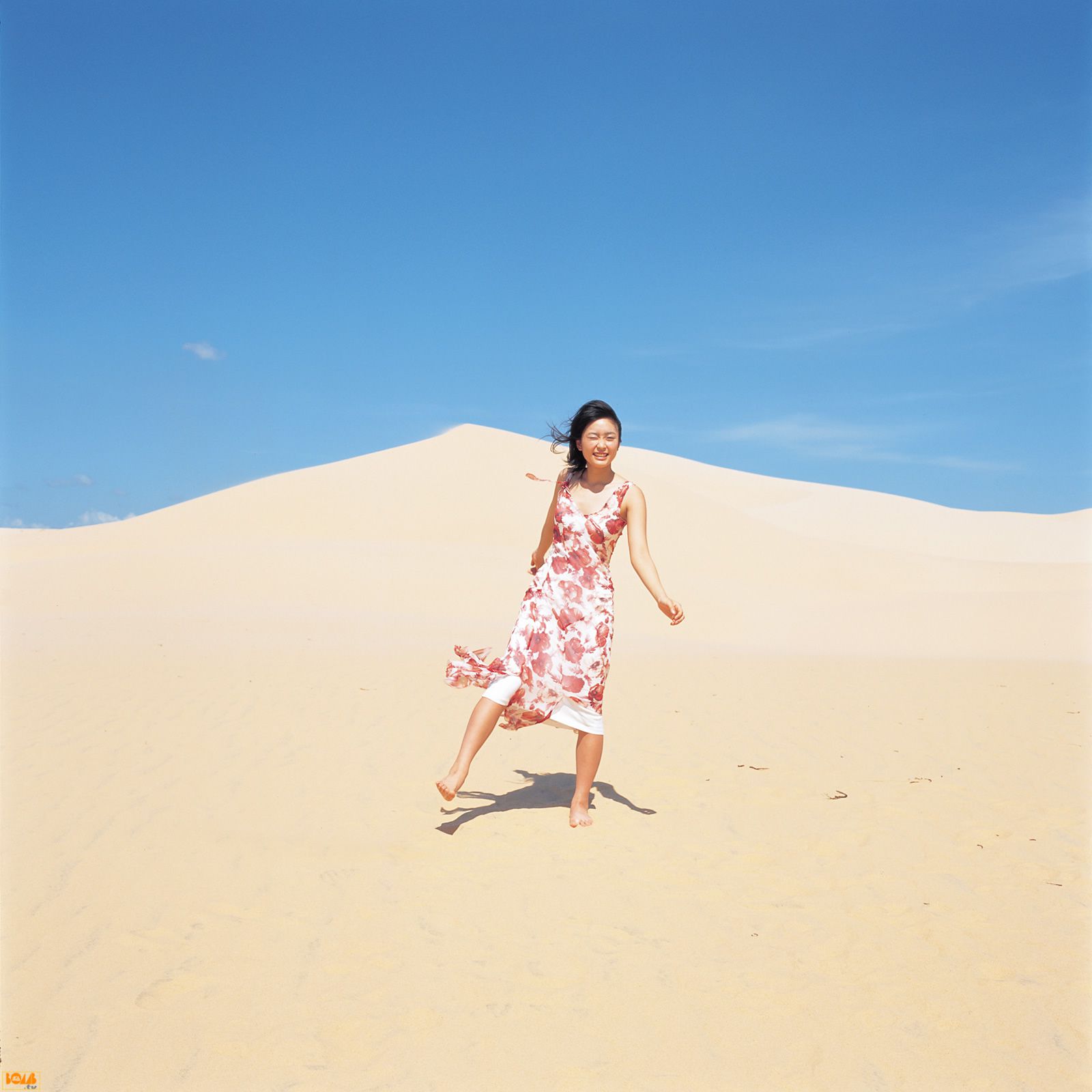 黒川芽以《Nina – Special Wallpaper》 写真集 [Bomb.TV] 2004年12月刊 14