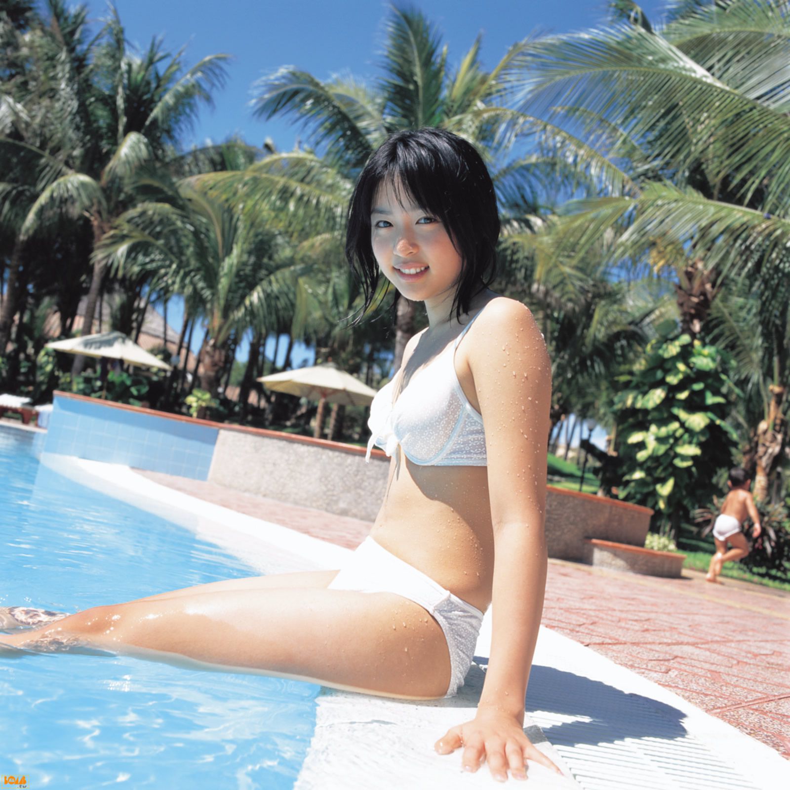 黒川芽以《Nina – Special Wallpaper》 写真集 [Bomb.TV] 2004年12月刊