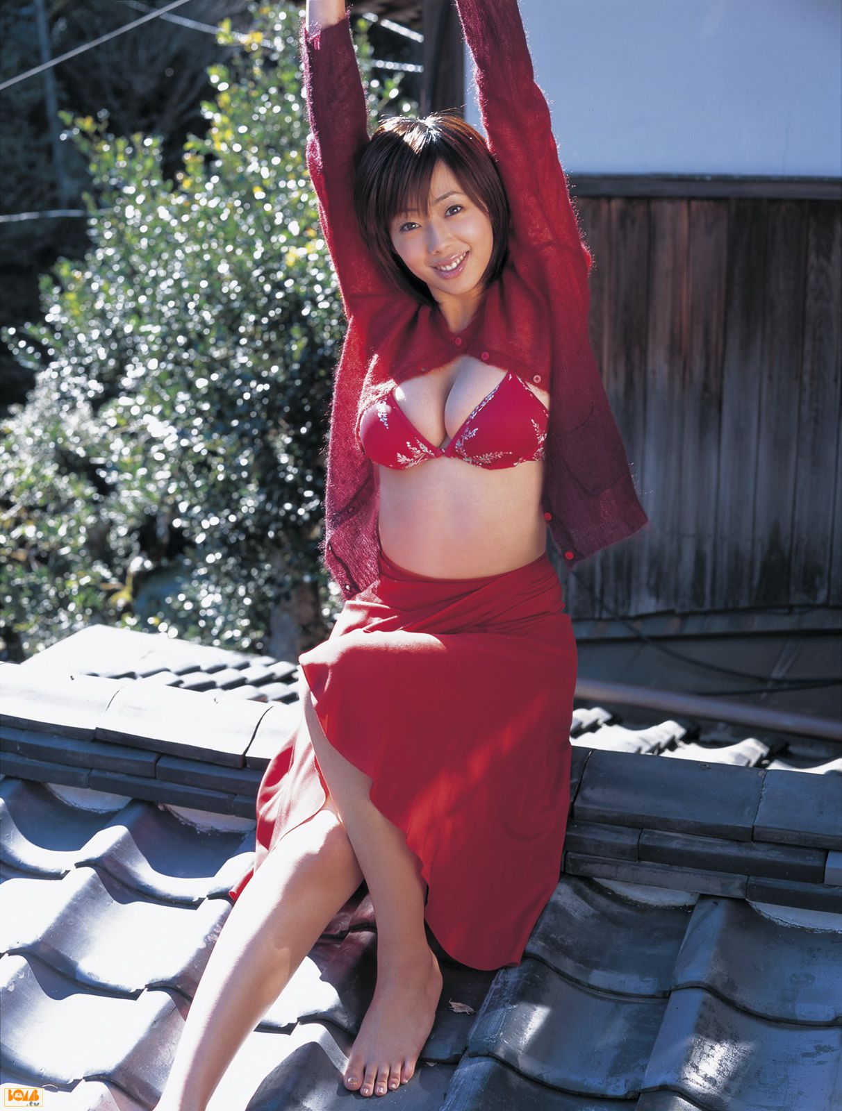 [Bomb.TV] 2005年04月刊 Waka Inoue 井上和香 写真集38