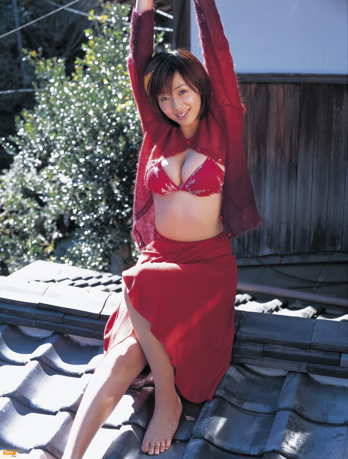 [Bomb.TV] 2005年04月刊 Waka Inoue 井上和香 写真集39