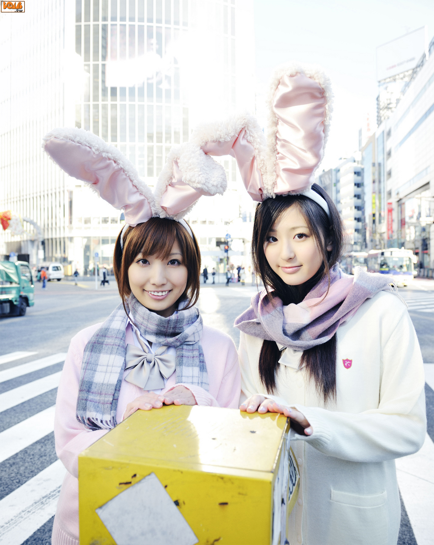 村上友梨&夏垣佳奈《Mimi Girls》写真集 [Bomb.TV] 2011年02月号 18