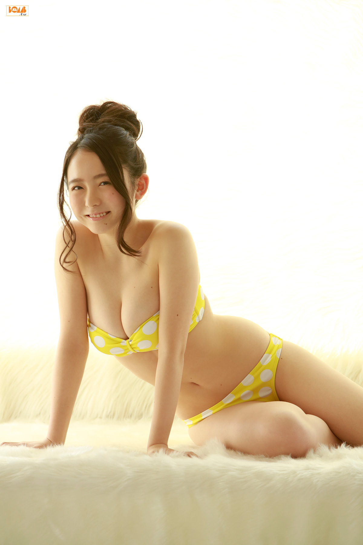 Yumi Nakano 中野佑美 写真集 [Bomb.TV] 2015年04月号