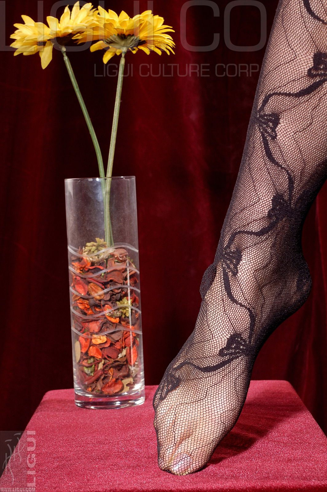 [丽柜LiGui] Model 程海伦《性感黑色連身丝襪》写真图片31