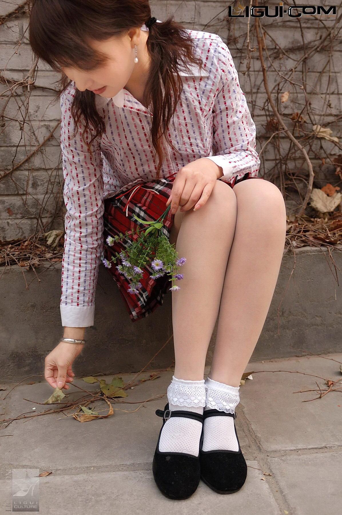 [丽柜LiGui] Model 英子《初恋布鞋女孩》丝足写真图片23