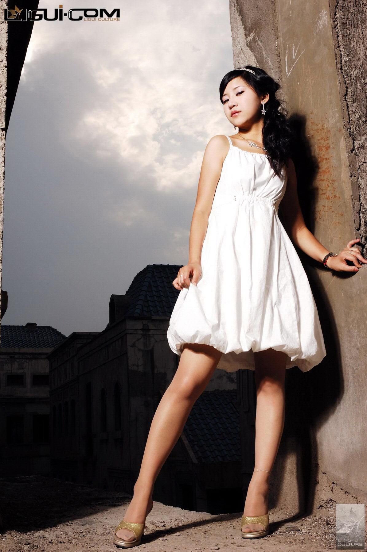 Model 卡鲁鲁《纯情少女的丝恋》 [丽柜LiGui] 丝足写真图片1