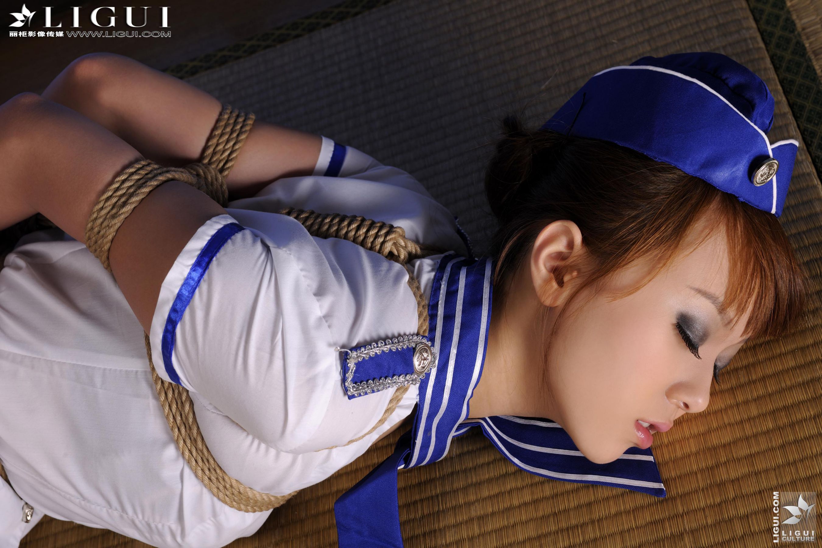 Model 桃子《空姐制服捆绑绳艺》 [丽柜美束LiGui] 美腿玉足写真图片27