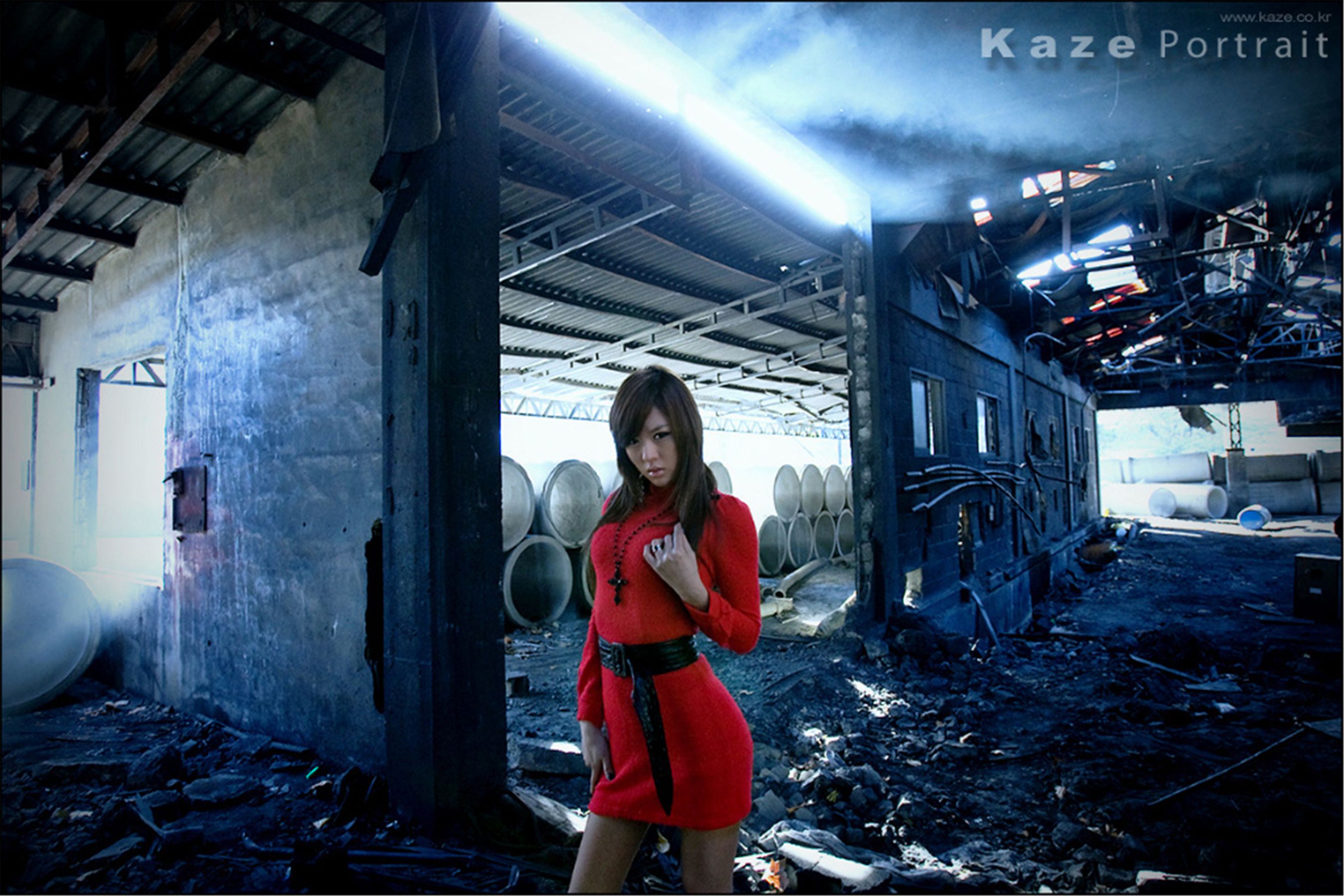 韩国模特黄美姬《废墟里的红衣美女》写真集4