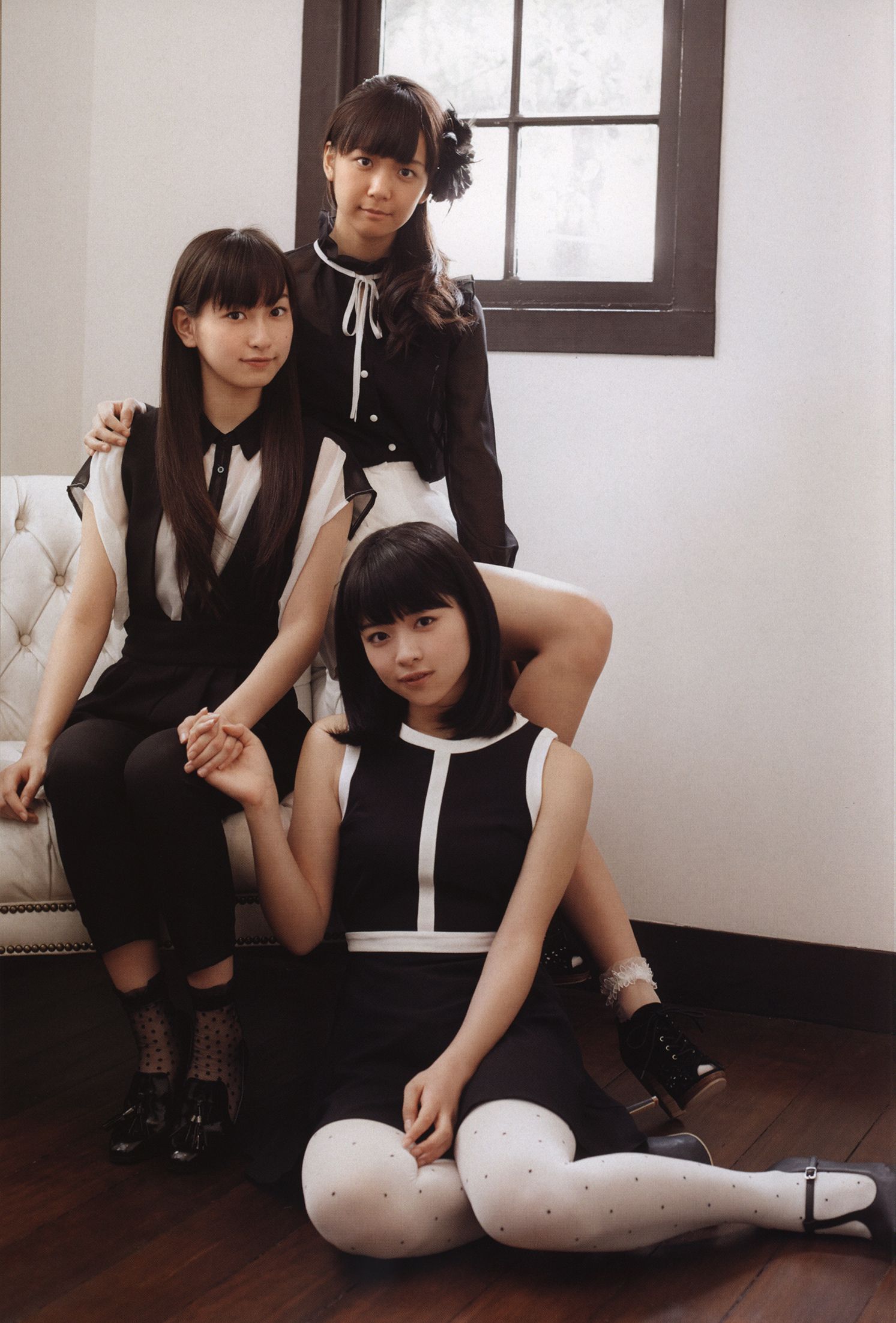 日本美少女组合Juice=Juice《OFFICIAL PHOTO BOOK》写真集44