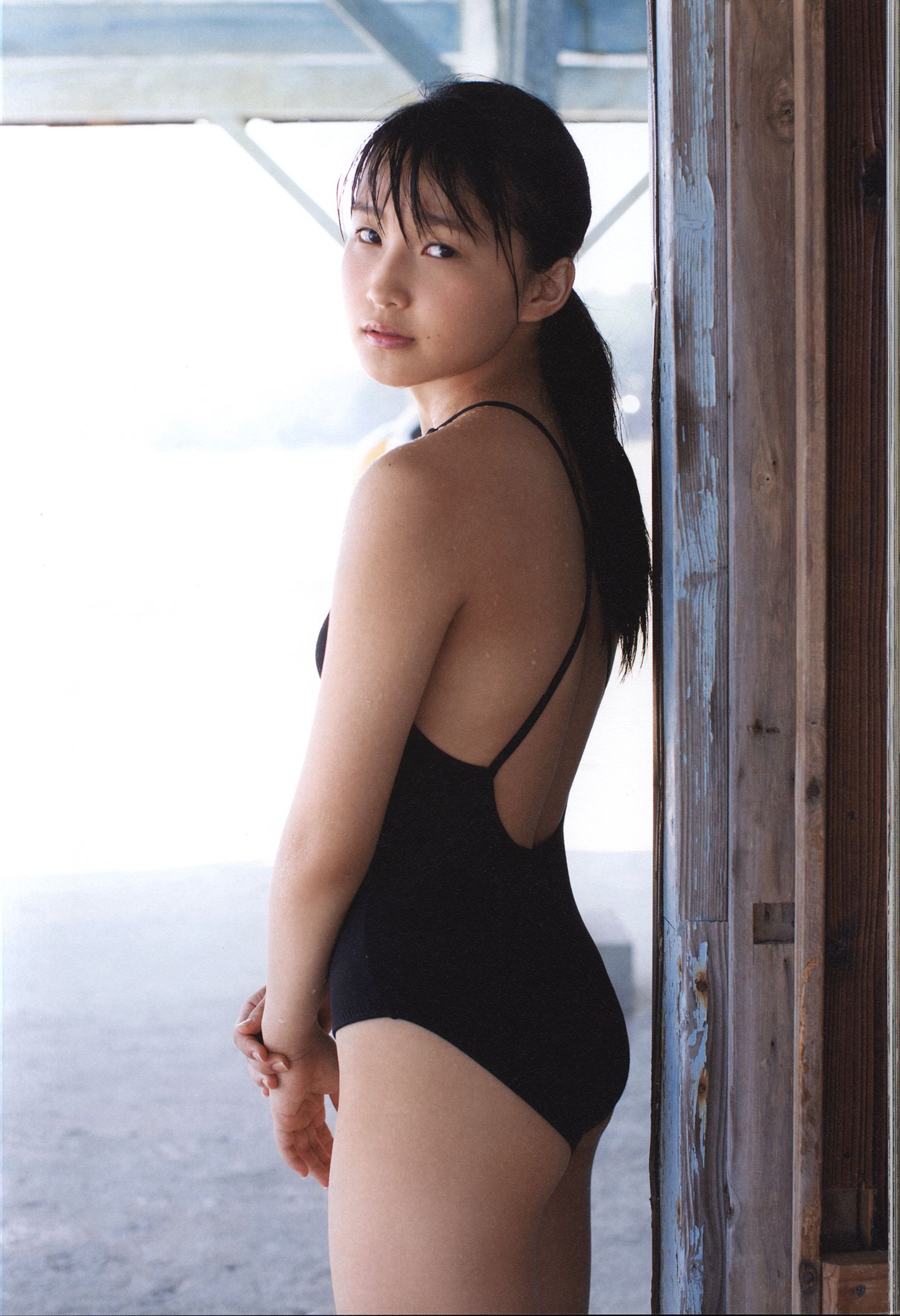 Riho Sayashi 鞘師里保《太陽》写真集72