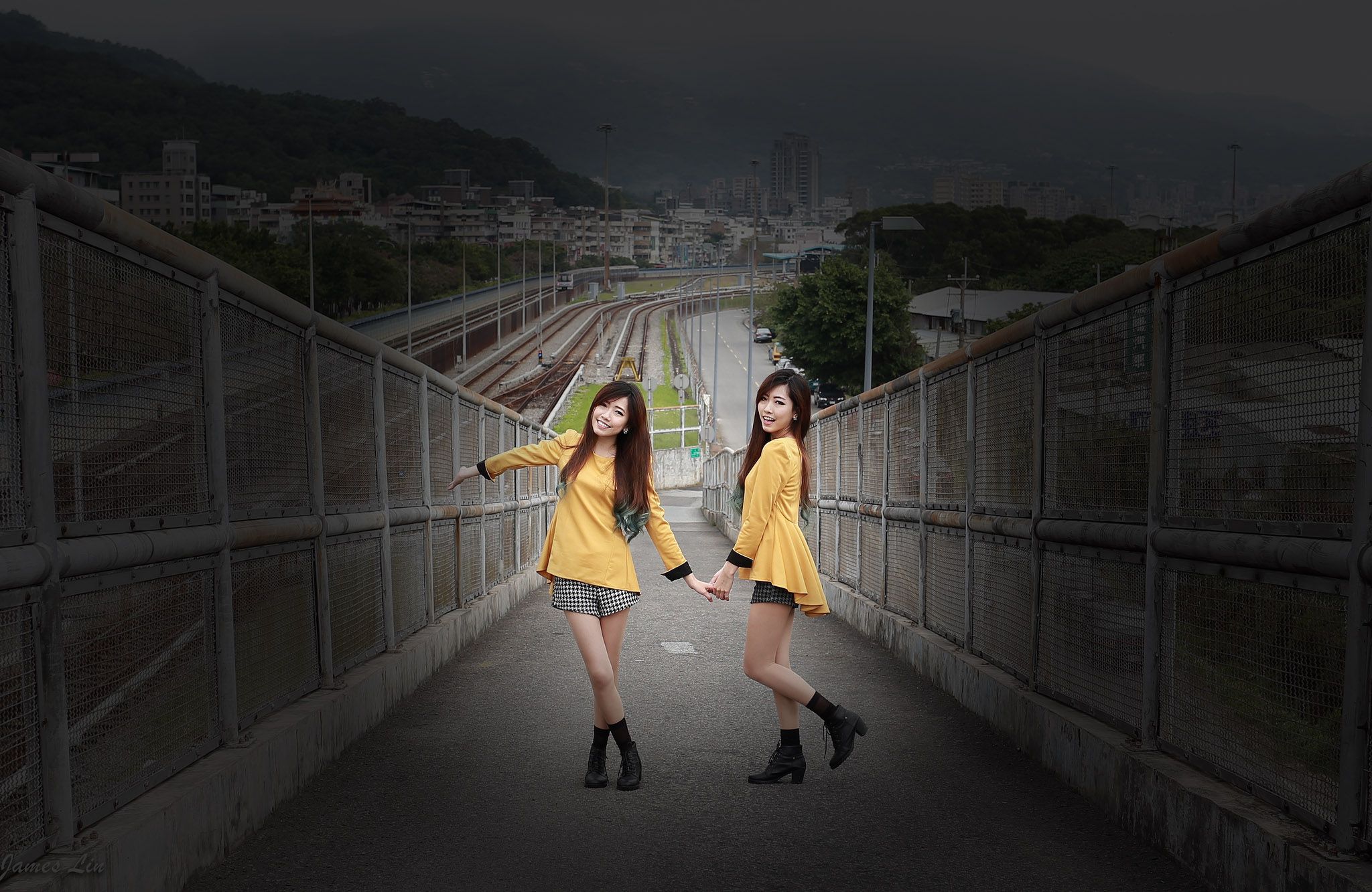 极品清纯甜美台湾双胞胎姐妹花清新外拍写真集5