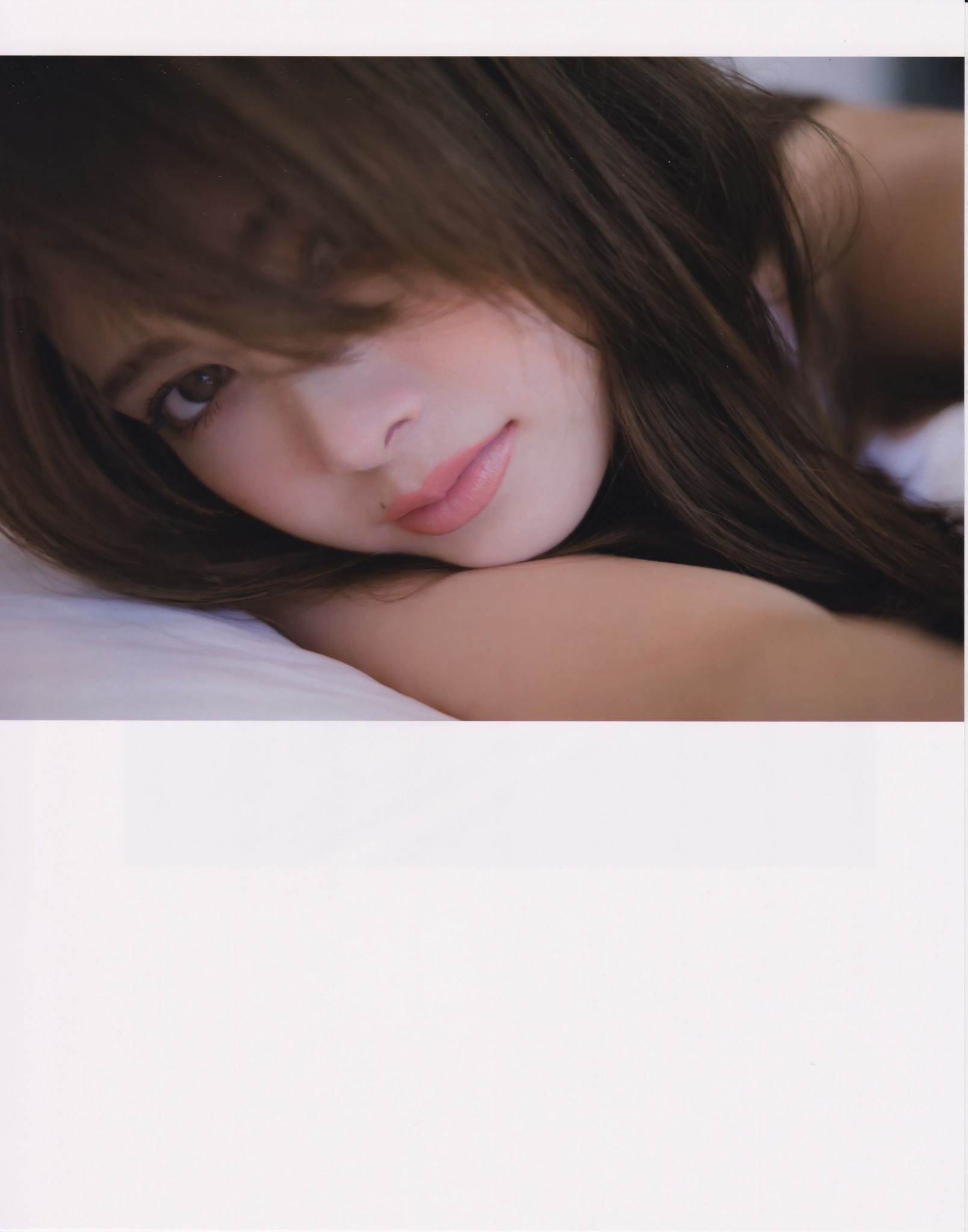 白石麻衣《パスポート》 [Photo Book] 写真集8