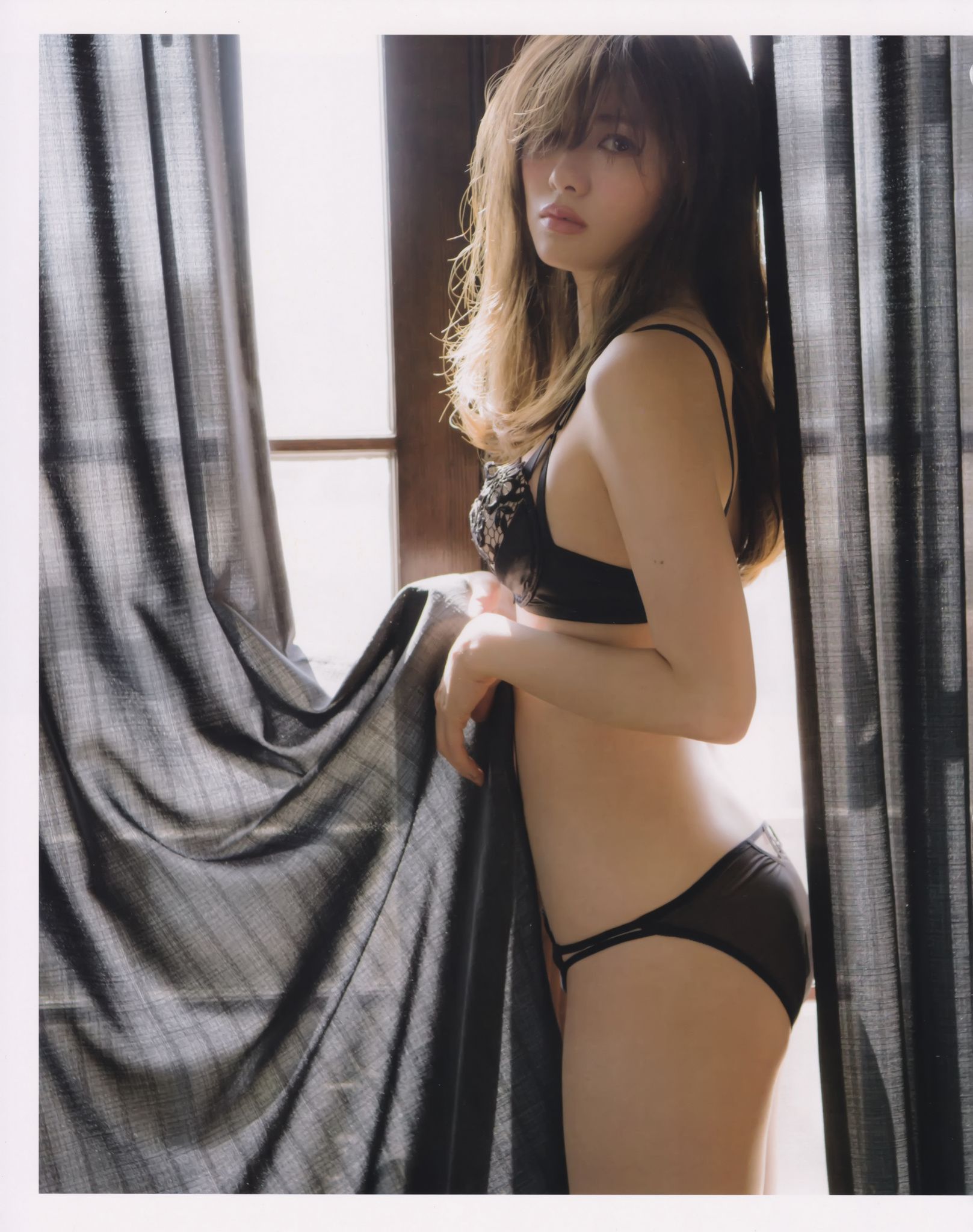 白石麻衣《パスポート》 [Photo Book] 写真集11